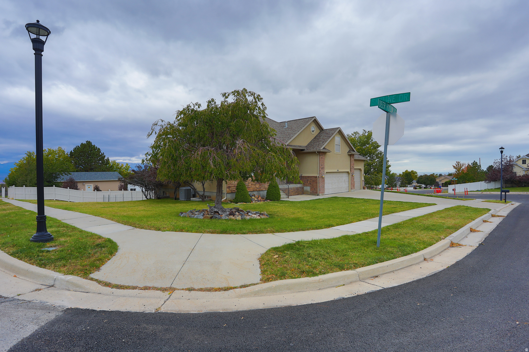 main property photo 25