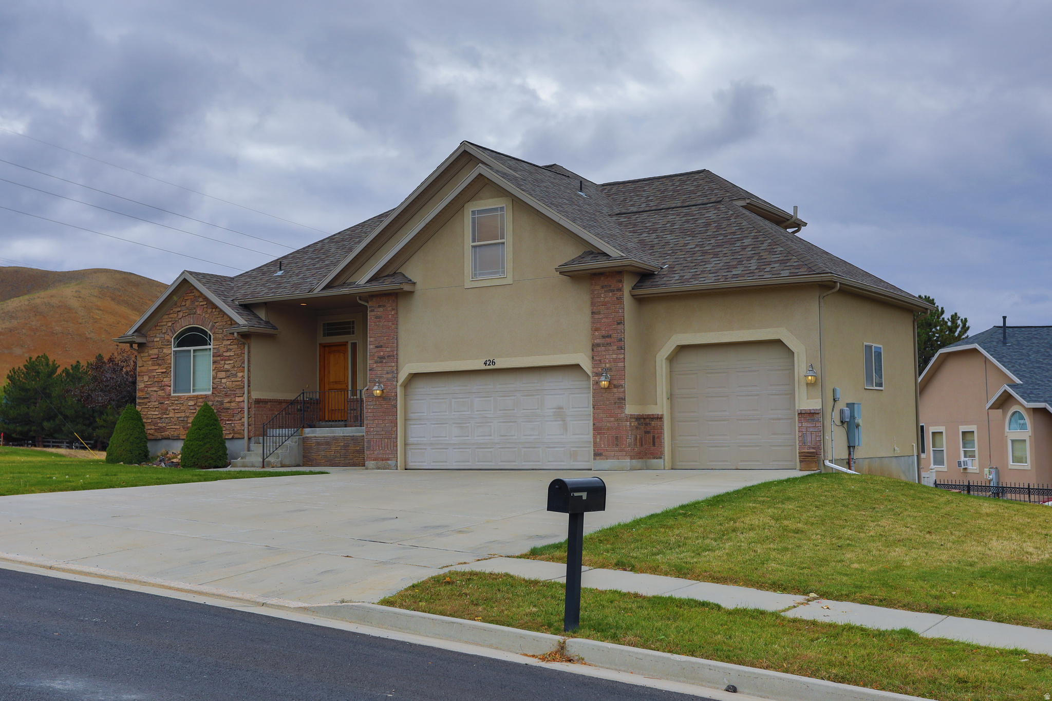 main property photo 28