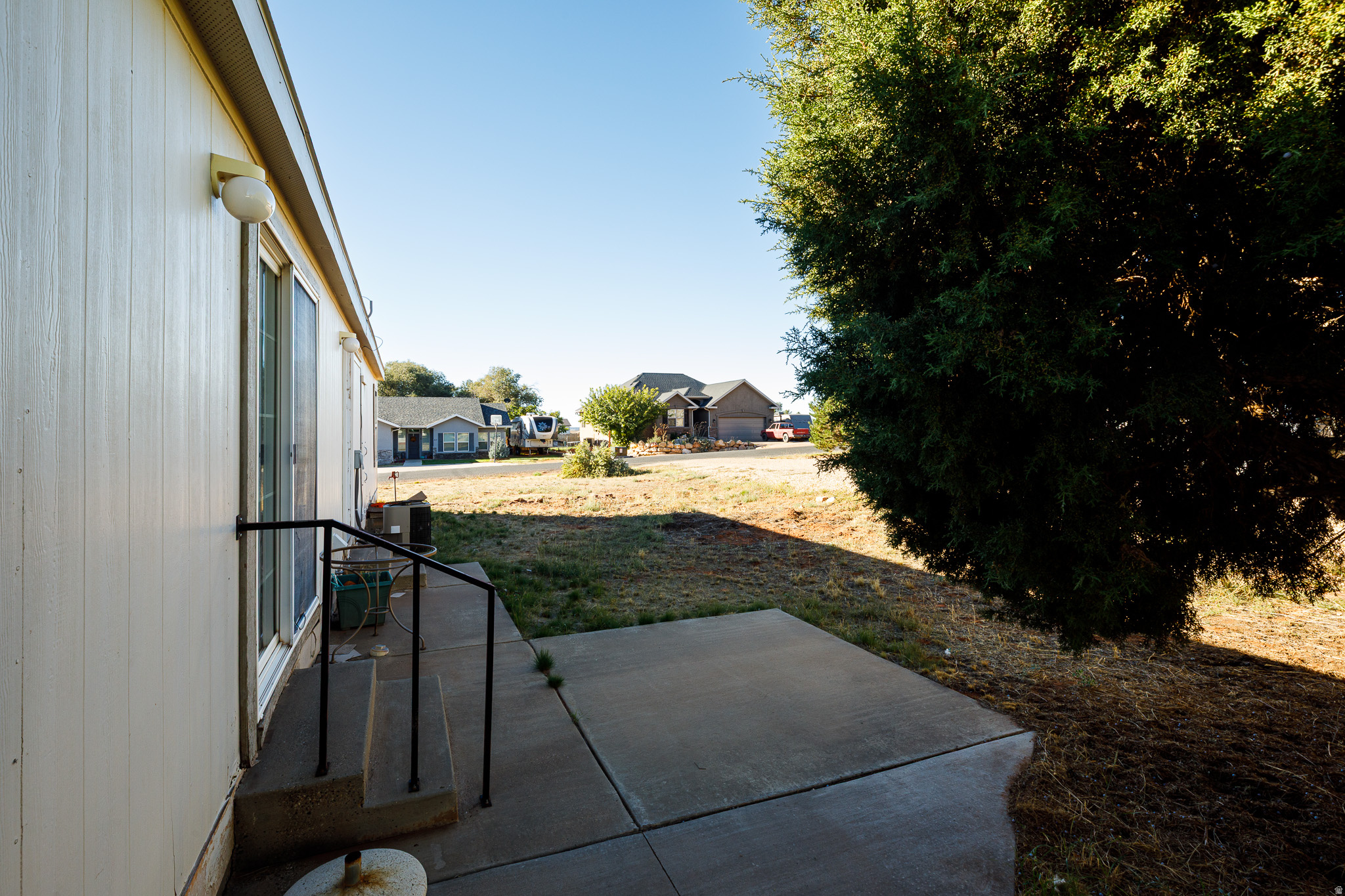 main property photo 33