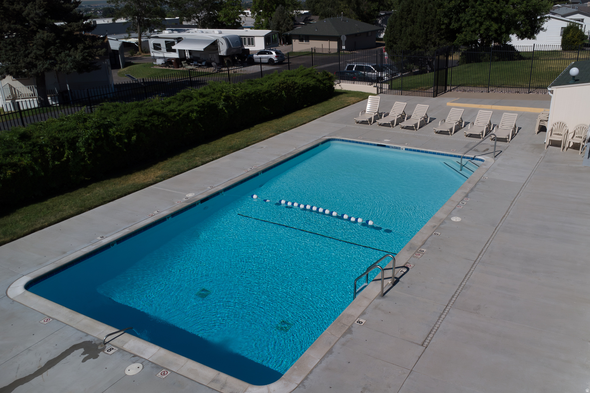 main property photo 11