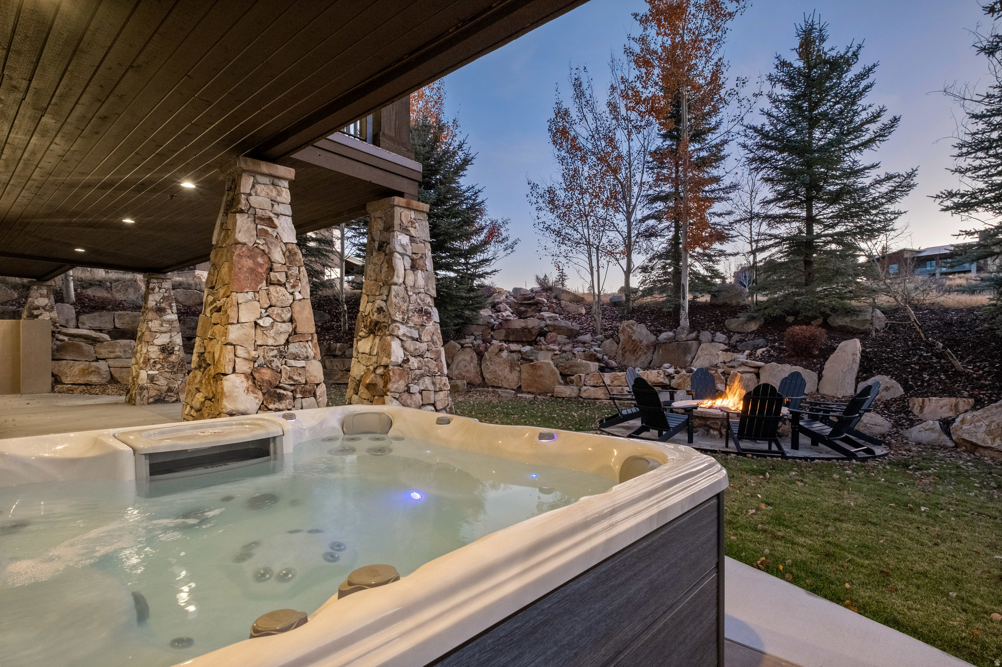 main property photo 14