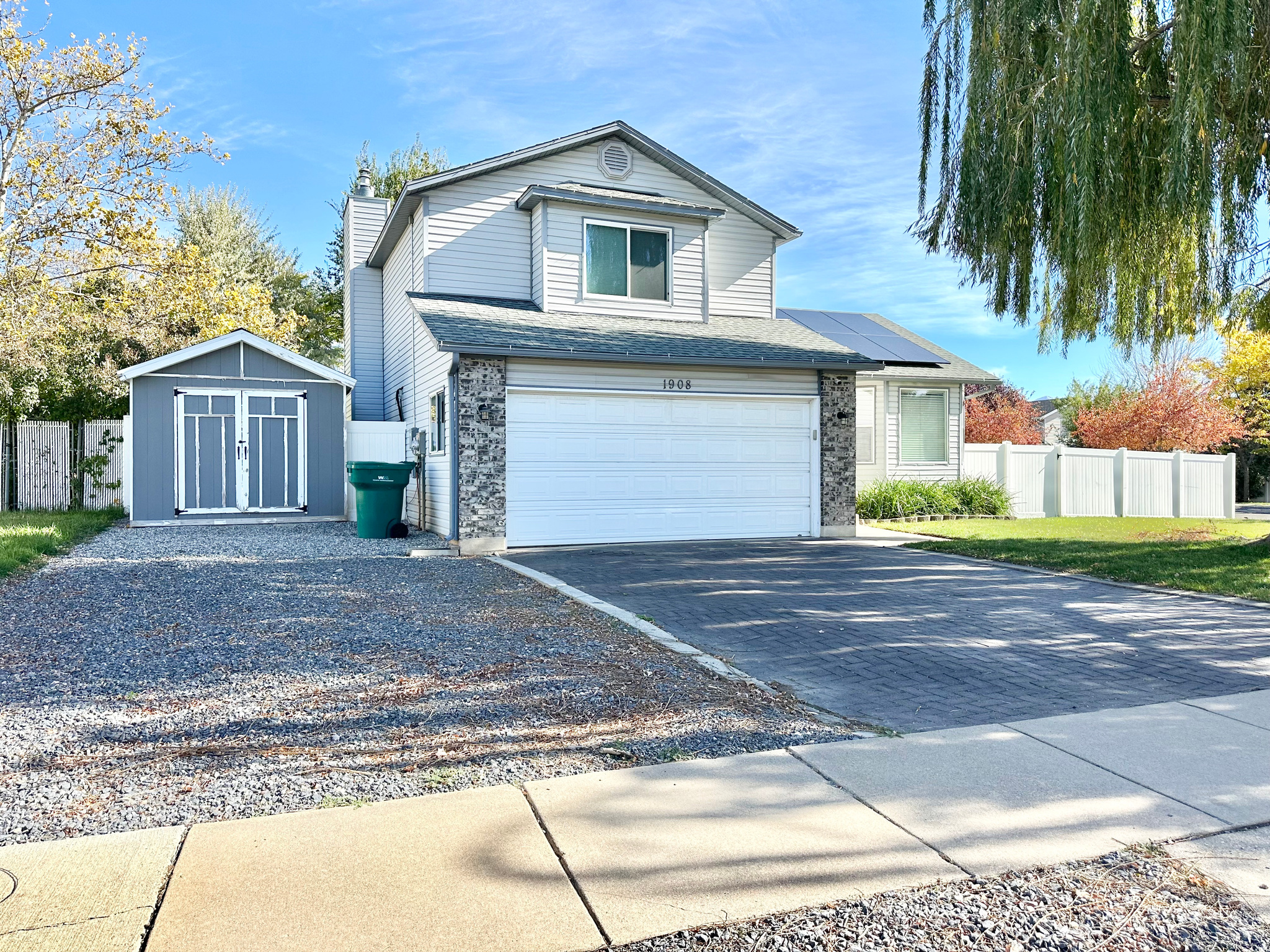 main property photo 28