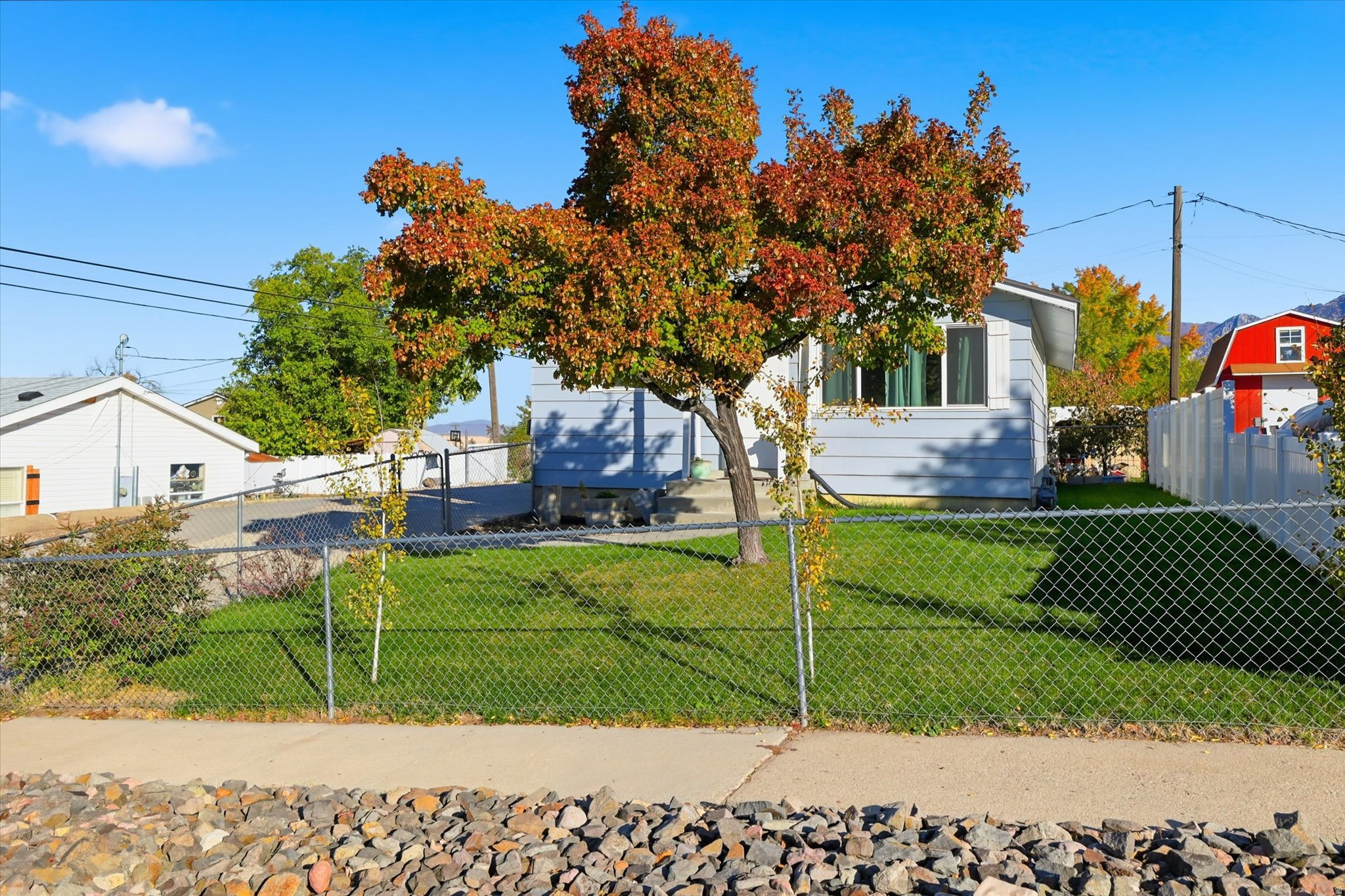 main property photo 23