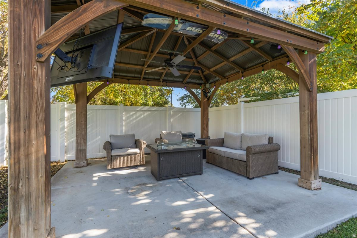 property viewer photo 36