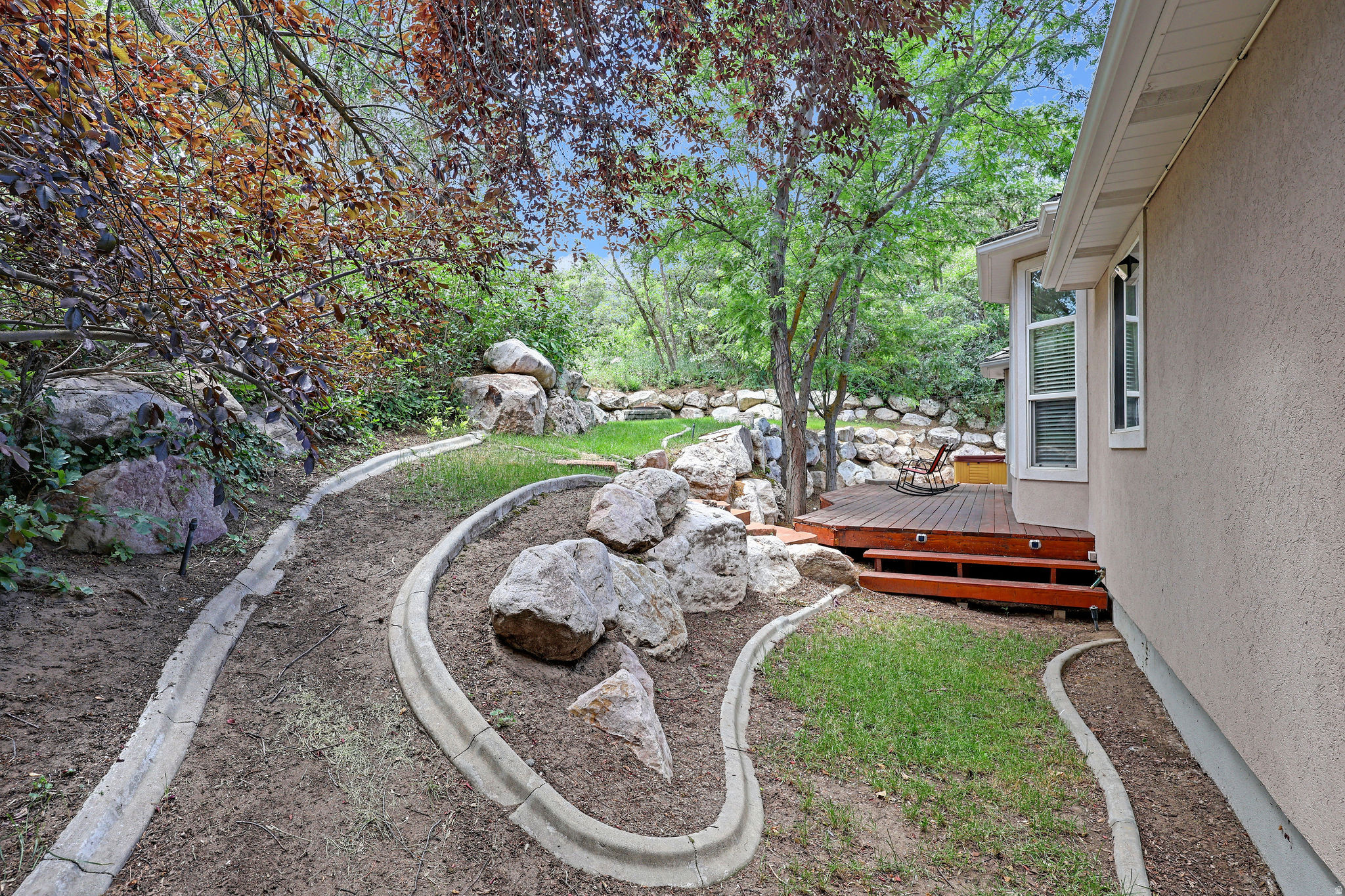 main property photo 28