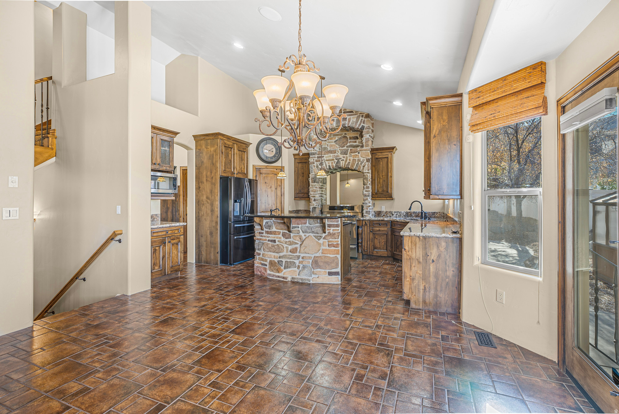main property photo 12