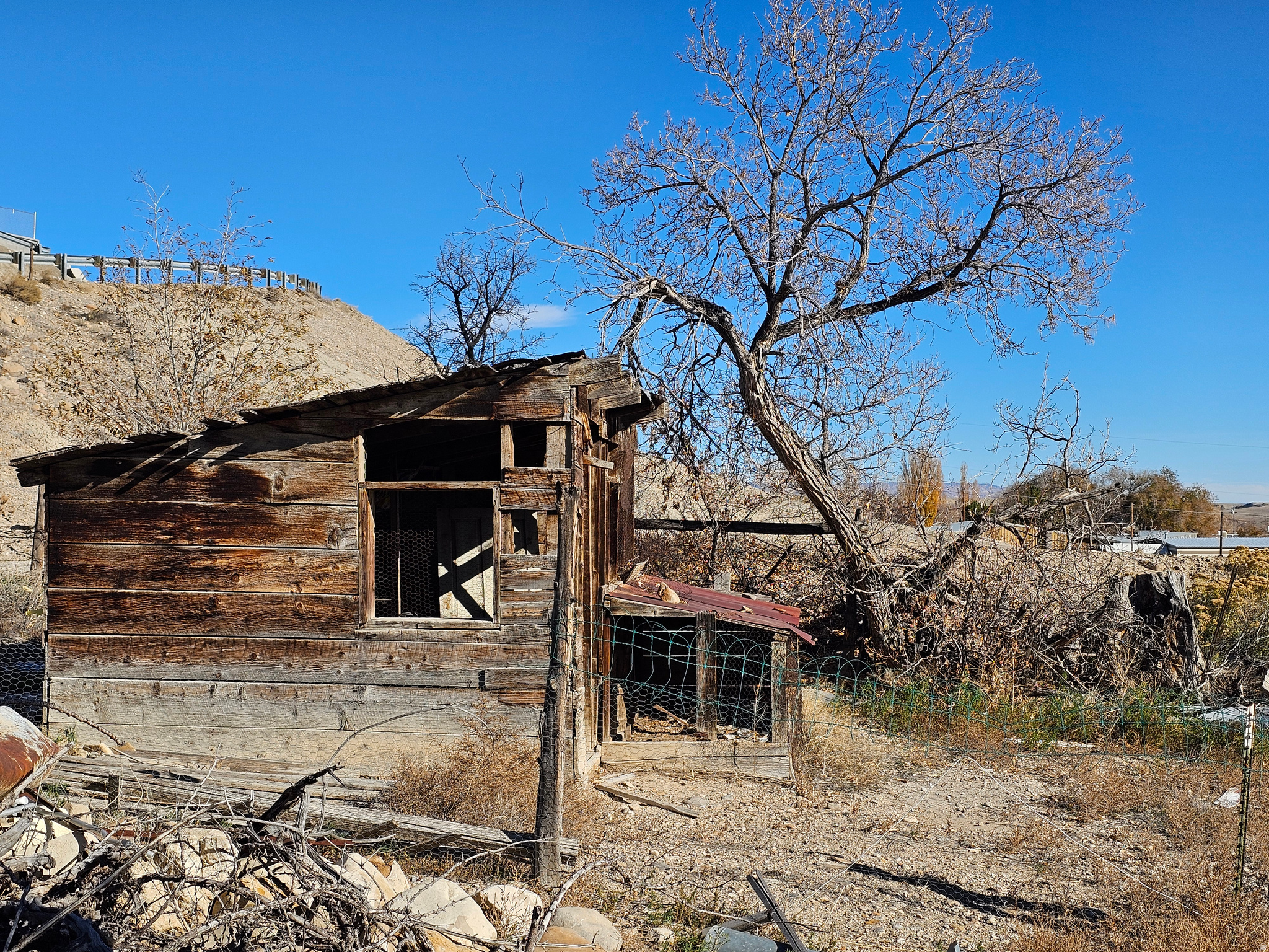 main property photo 28