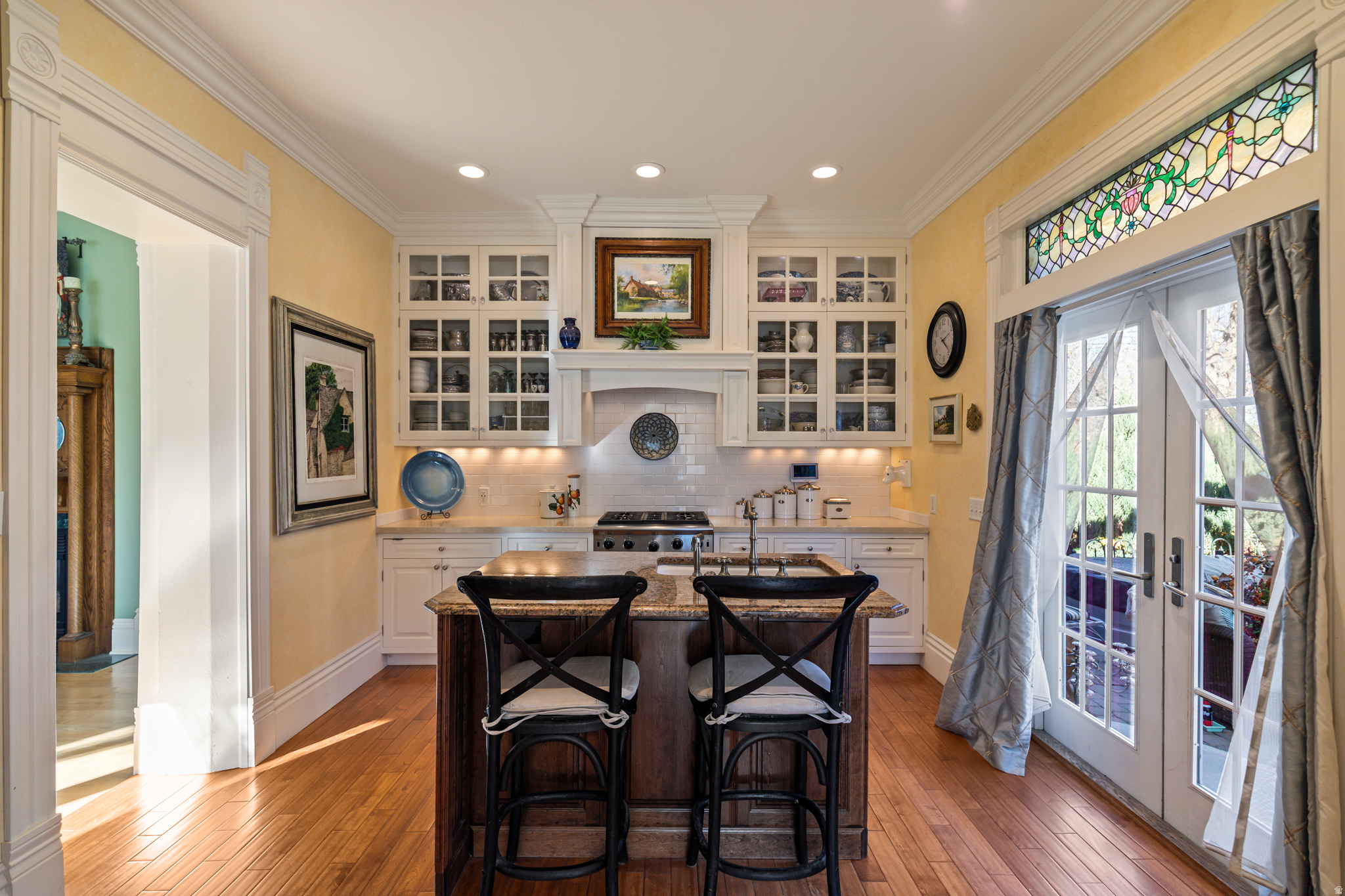 main property photo 3