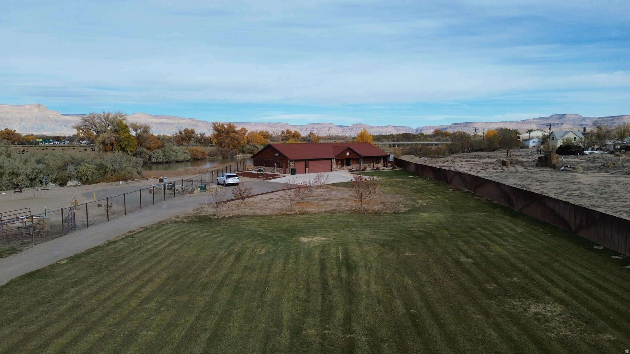 main property photo 27