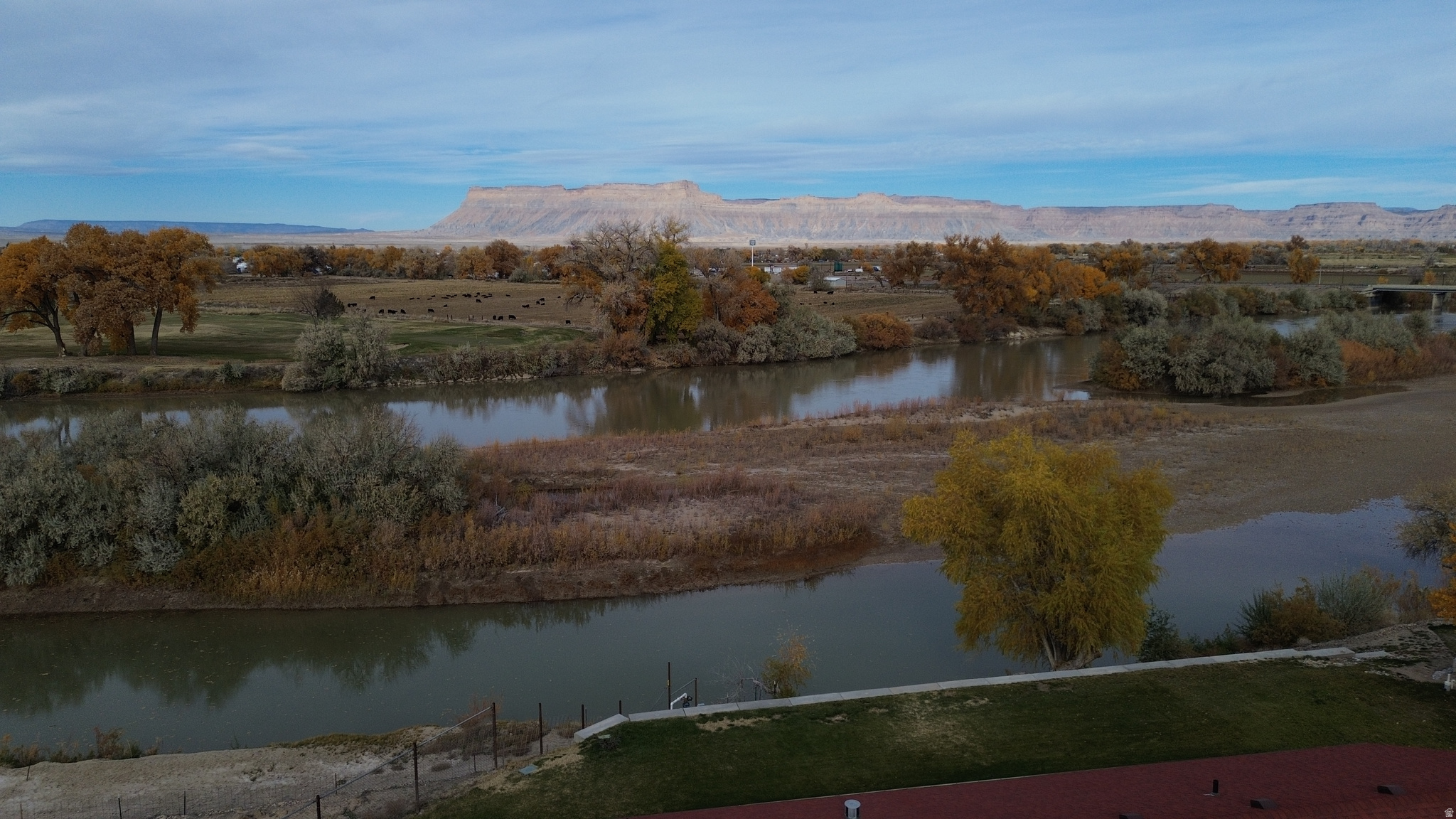 main property photo 31