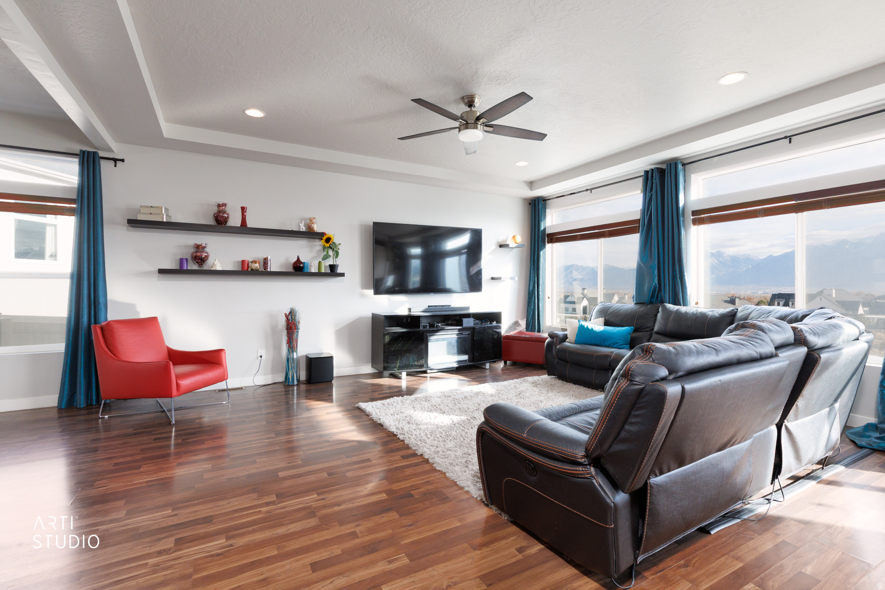 main property photo 9