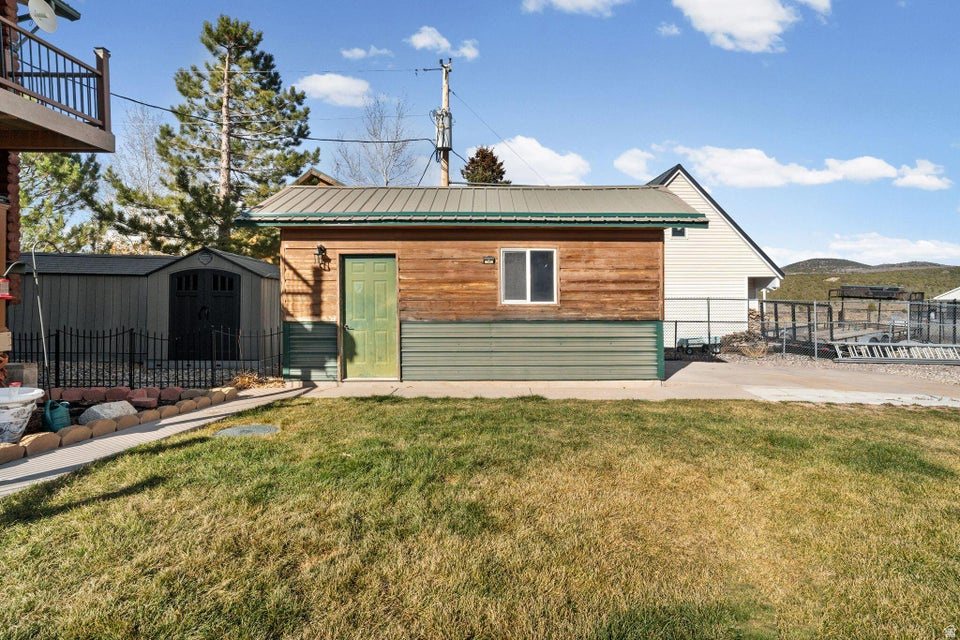 main property photo 40
