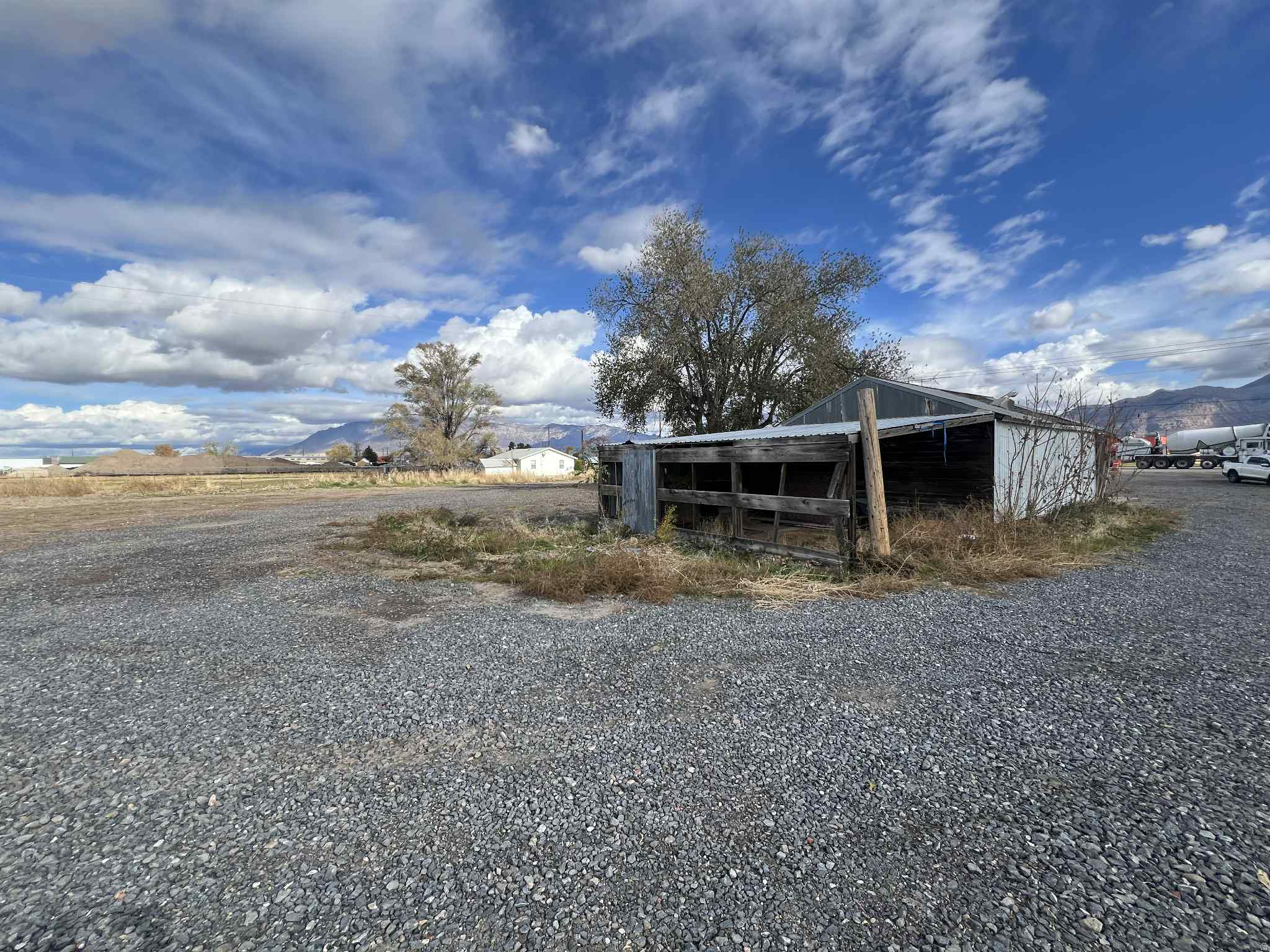 main property photo 11