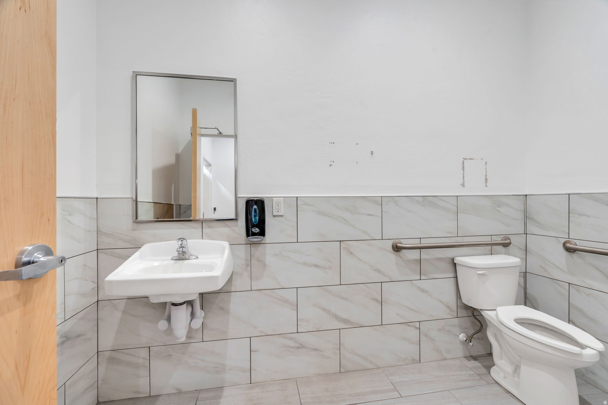 main property photo 37