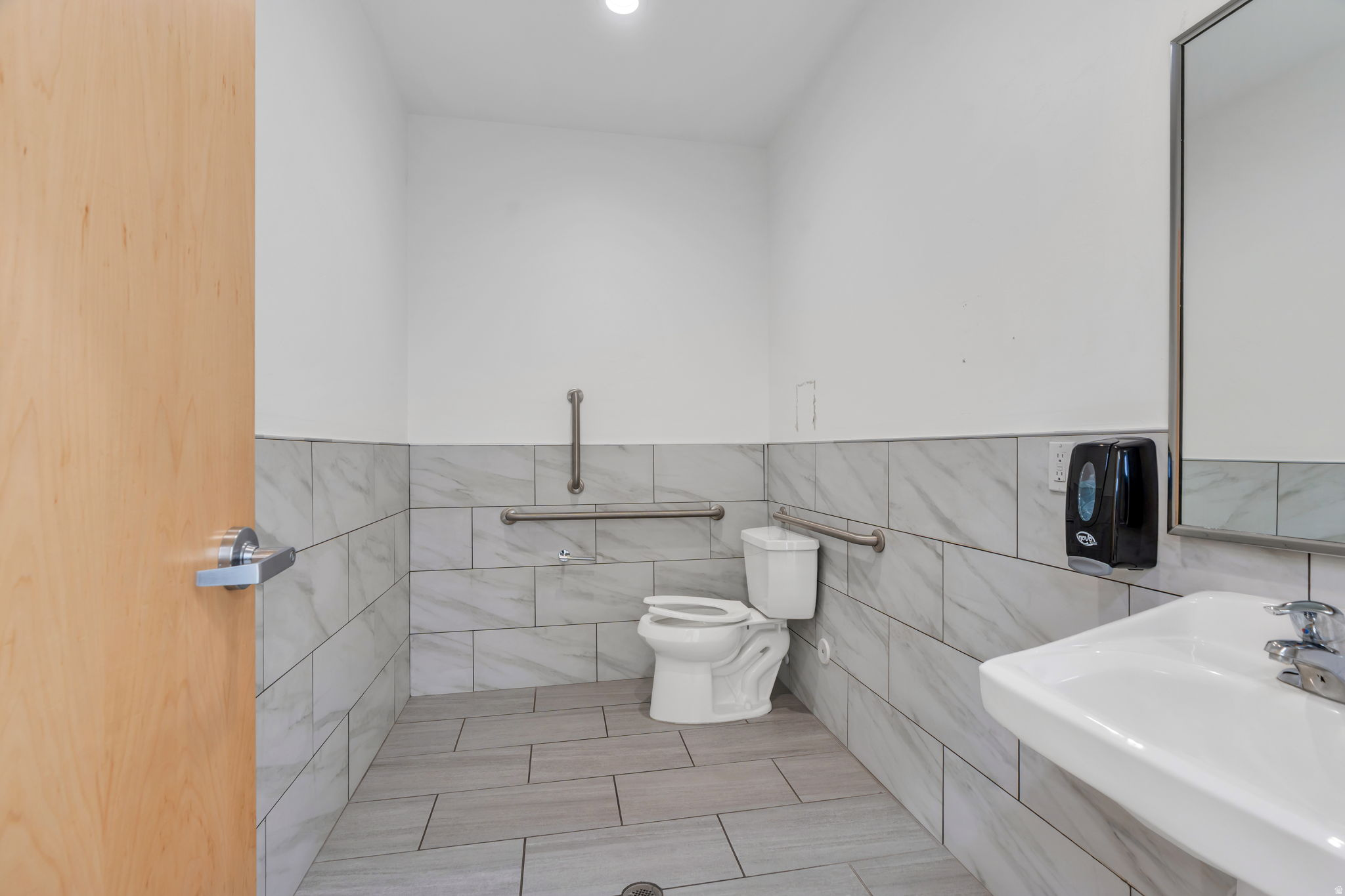 main property photo 38