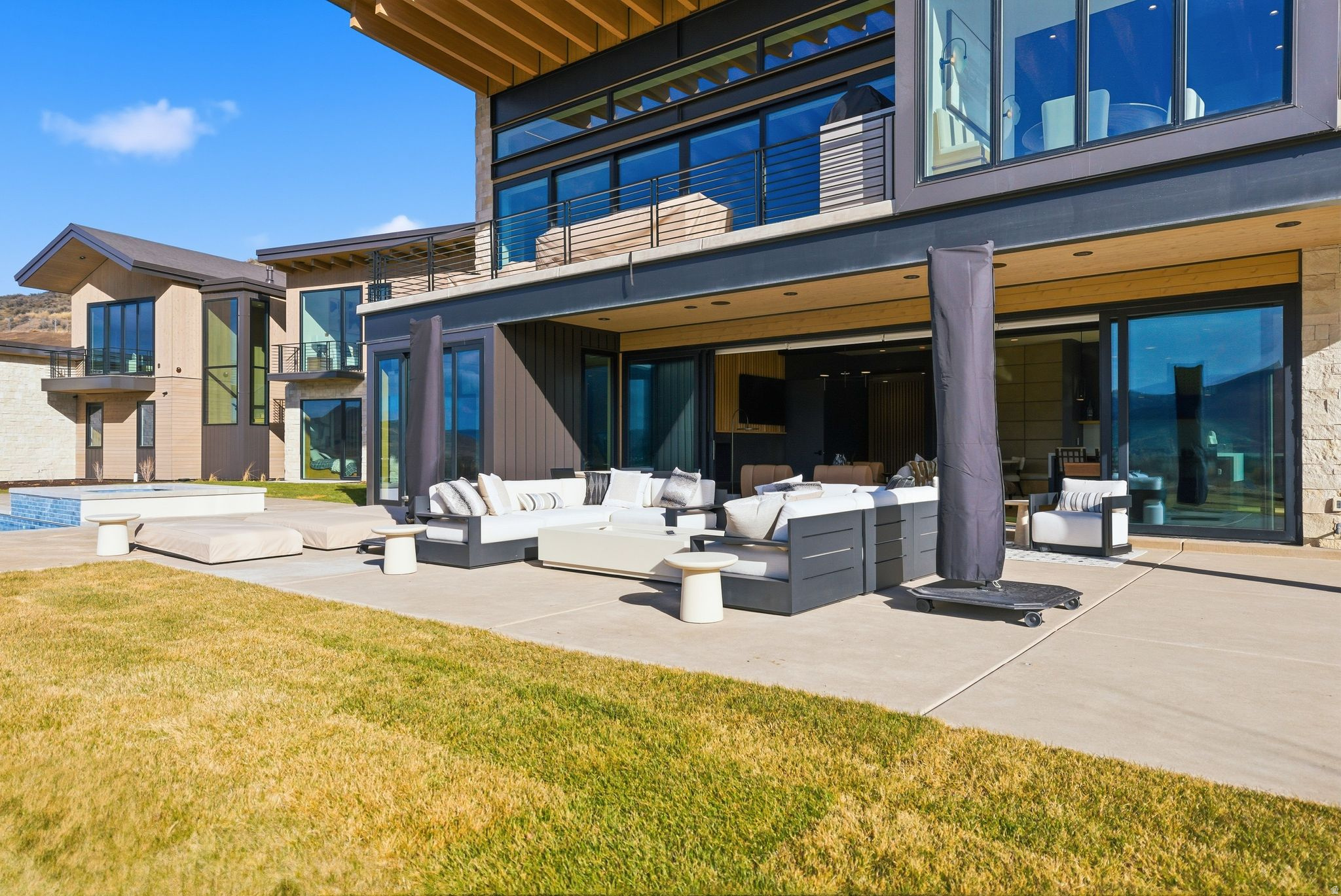 main property photo 114