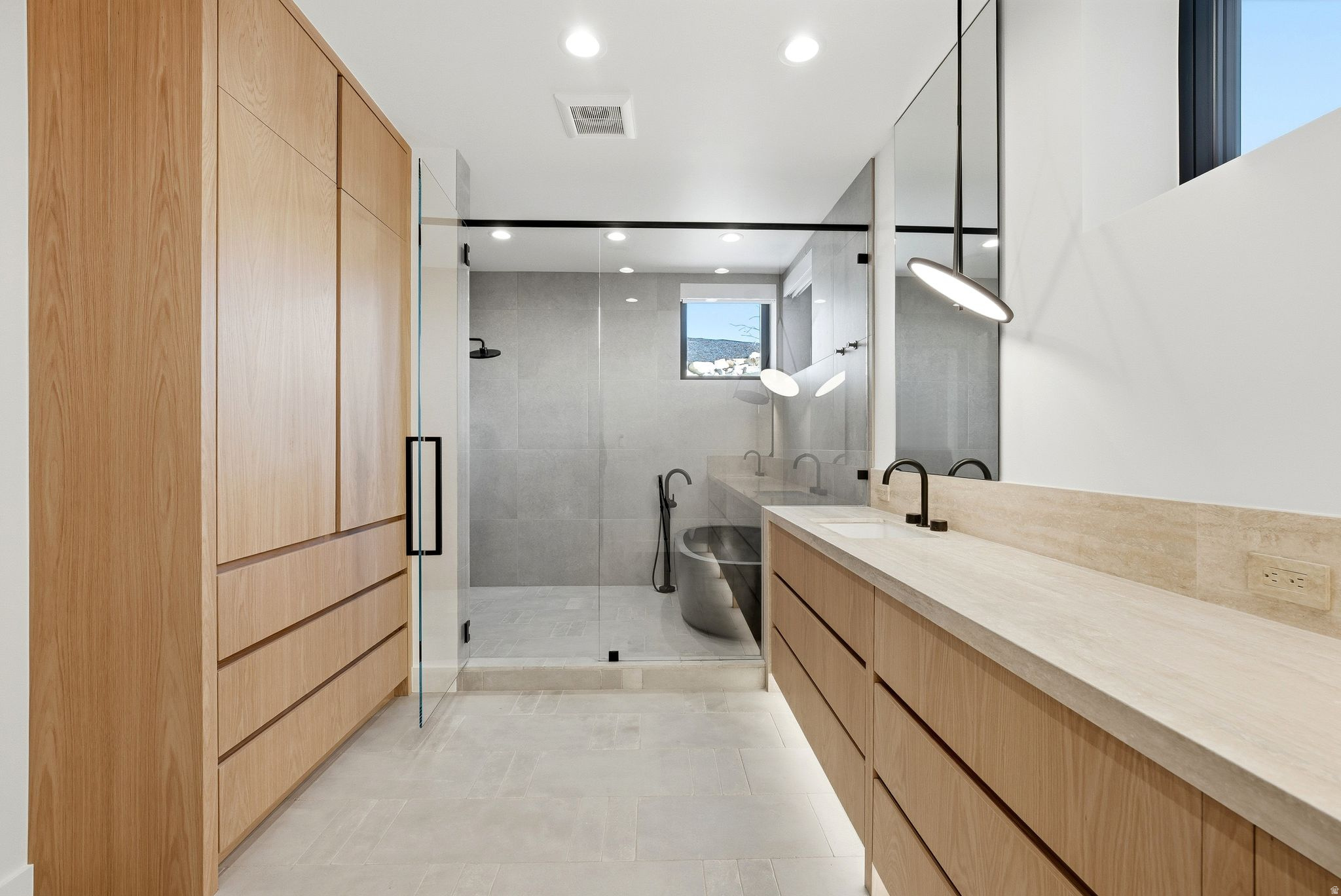main property photo 90
