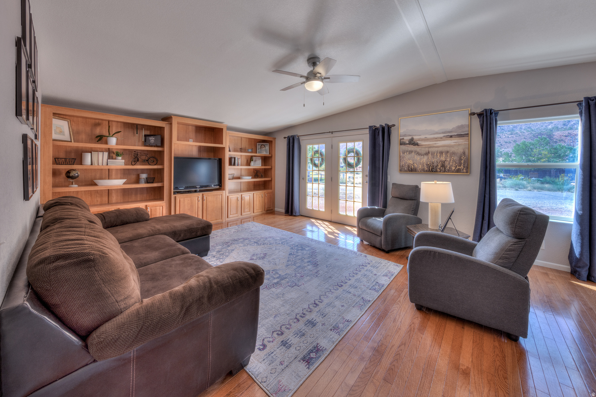 main property photo 23
