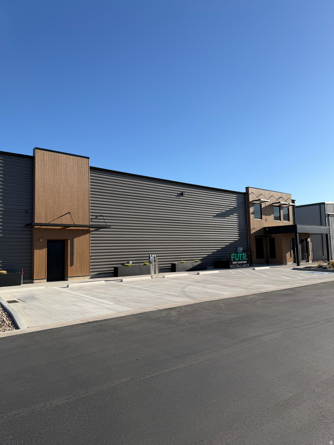 main property photo 34