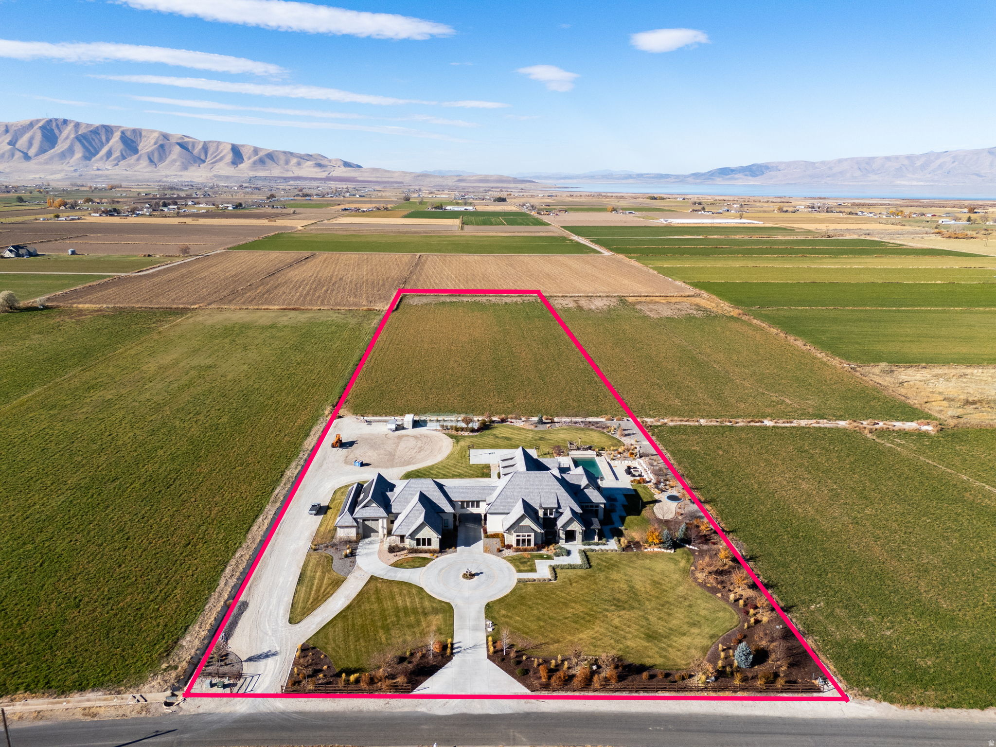 main property photo 4