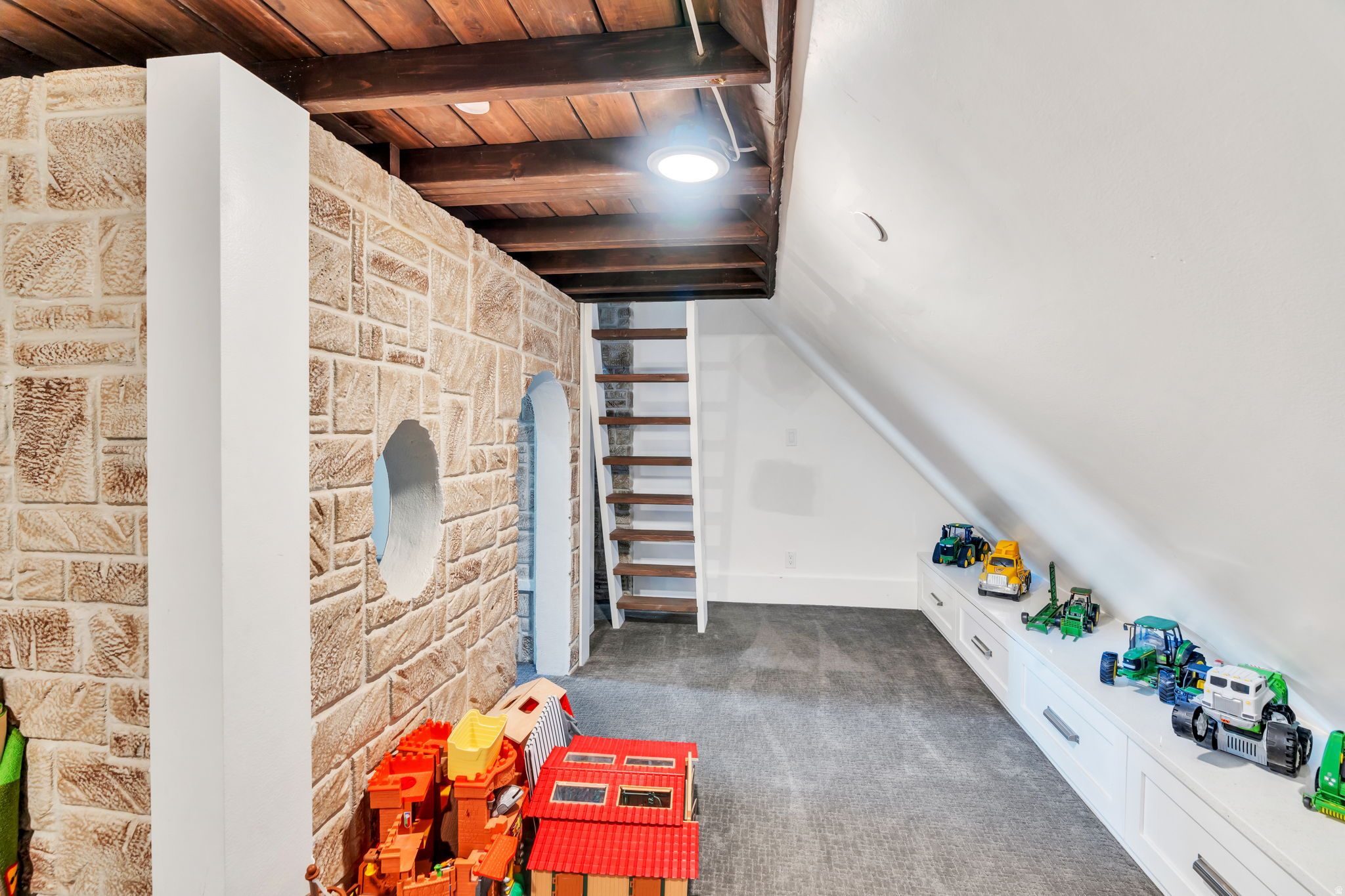 main property photo 59