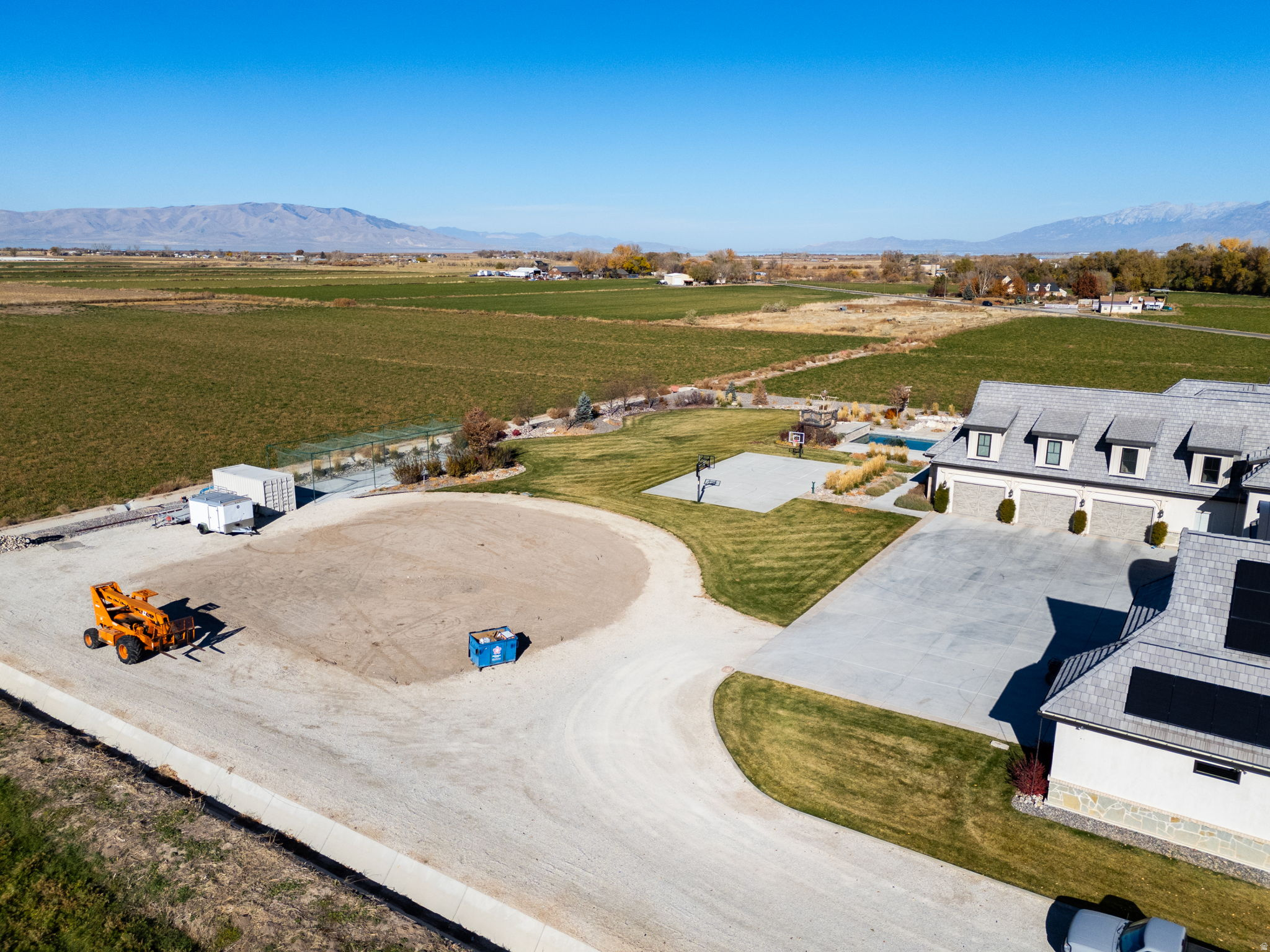 main property photo 94