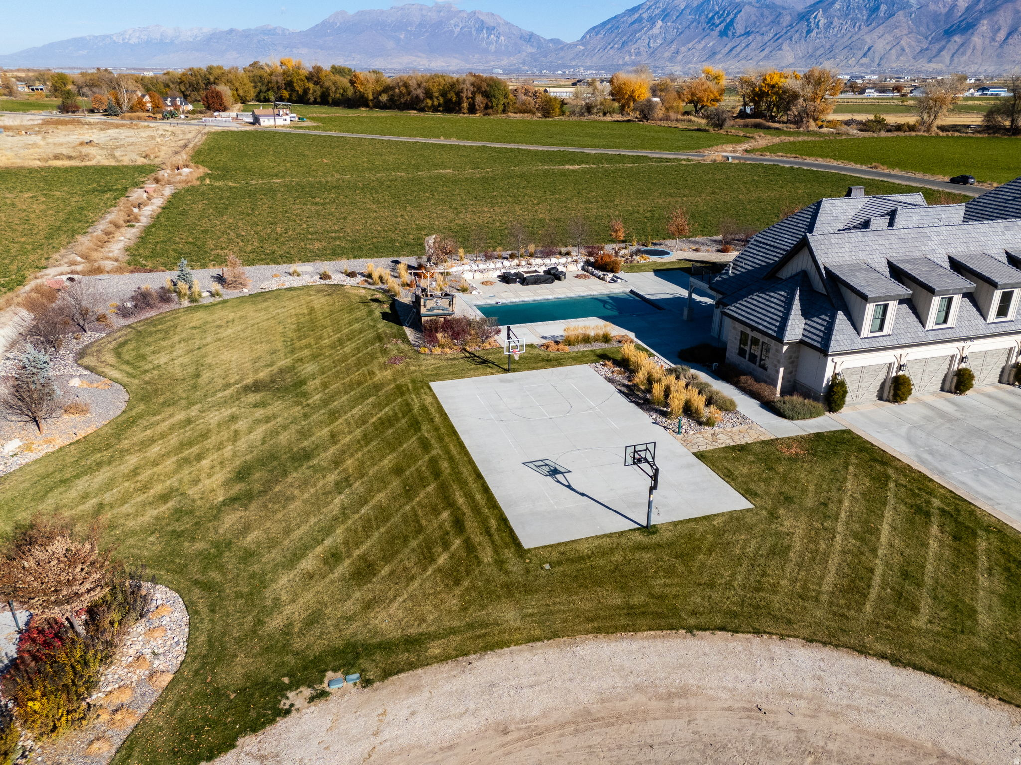 main property photo 99