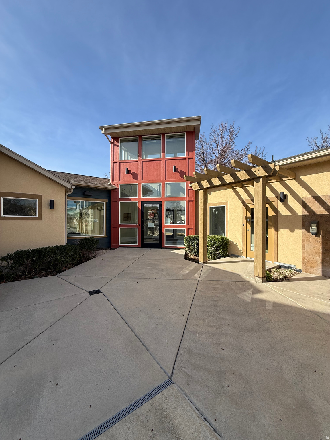 main property photo 17