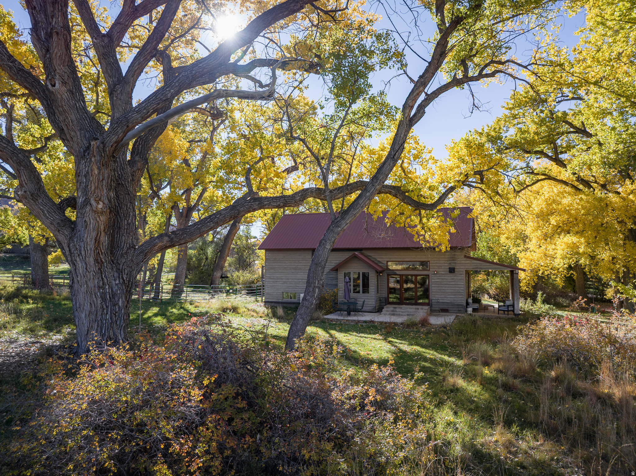 main property photo 11