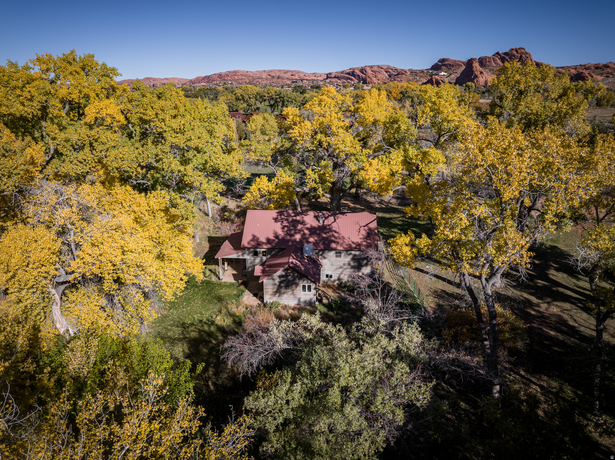 main property photo 12