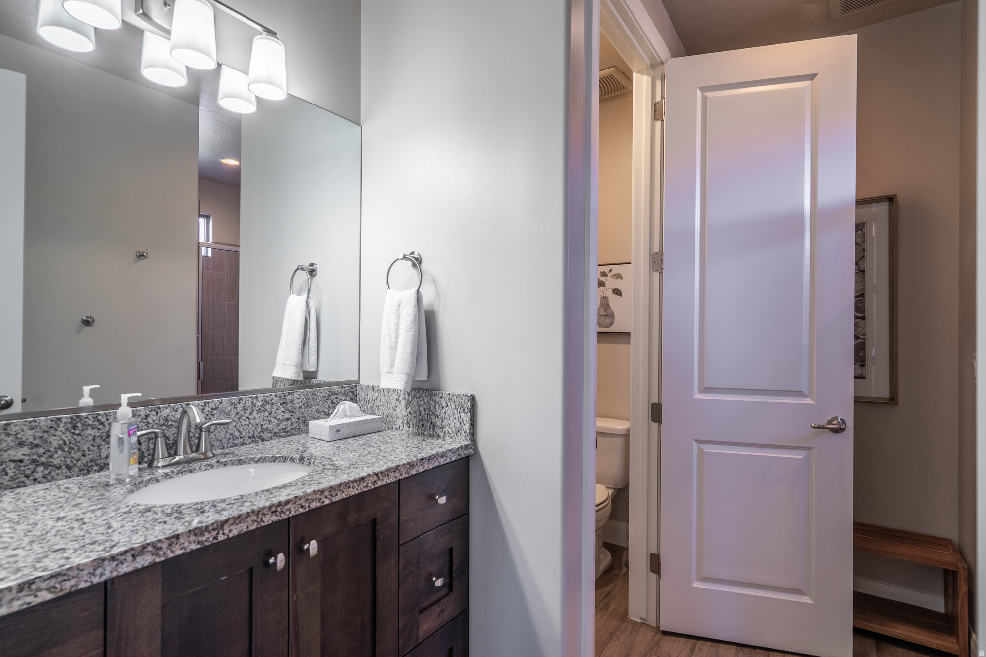 main property photo 123