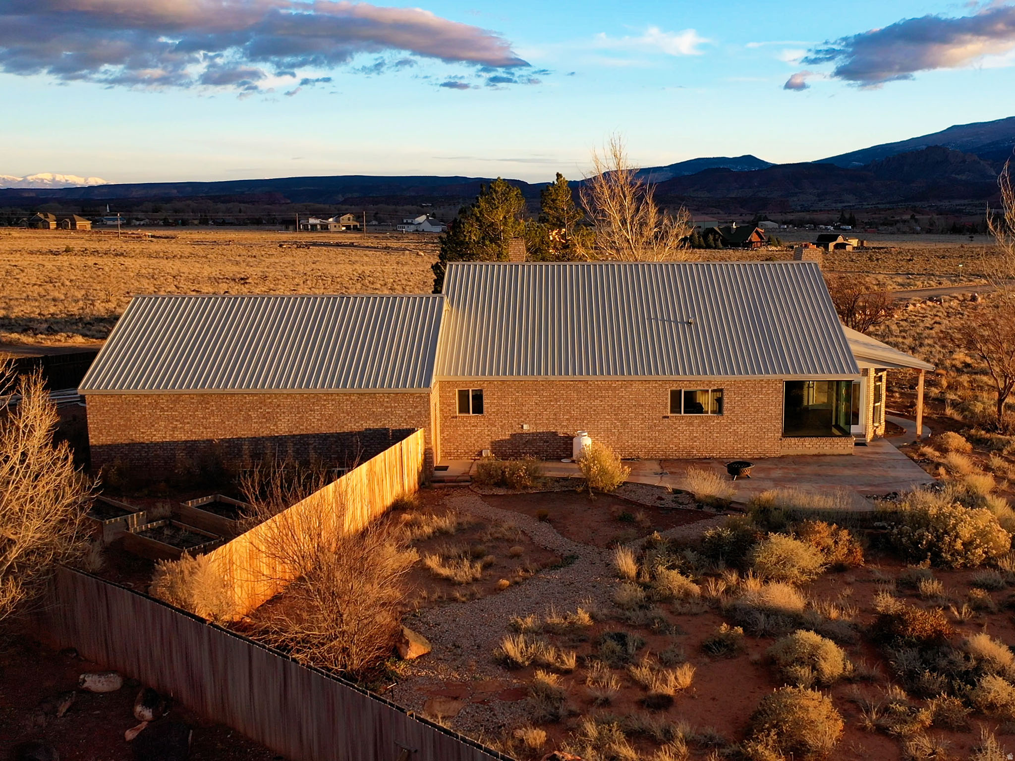 main property photo 25