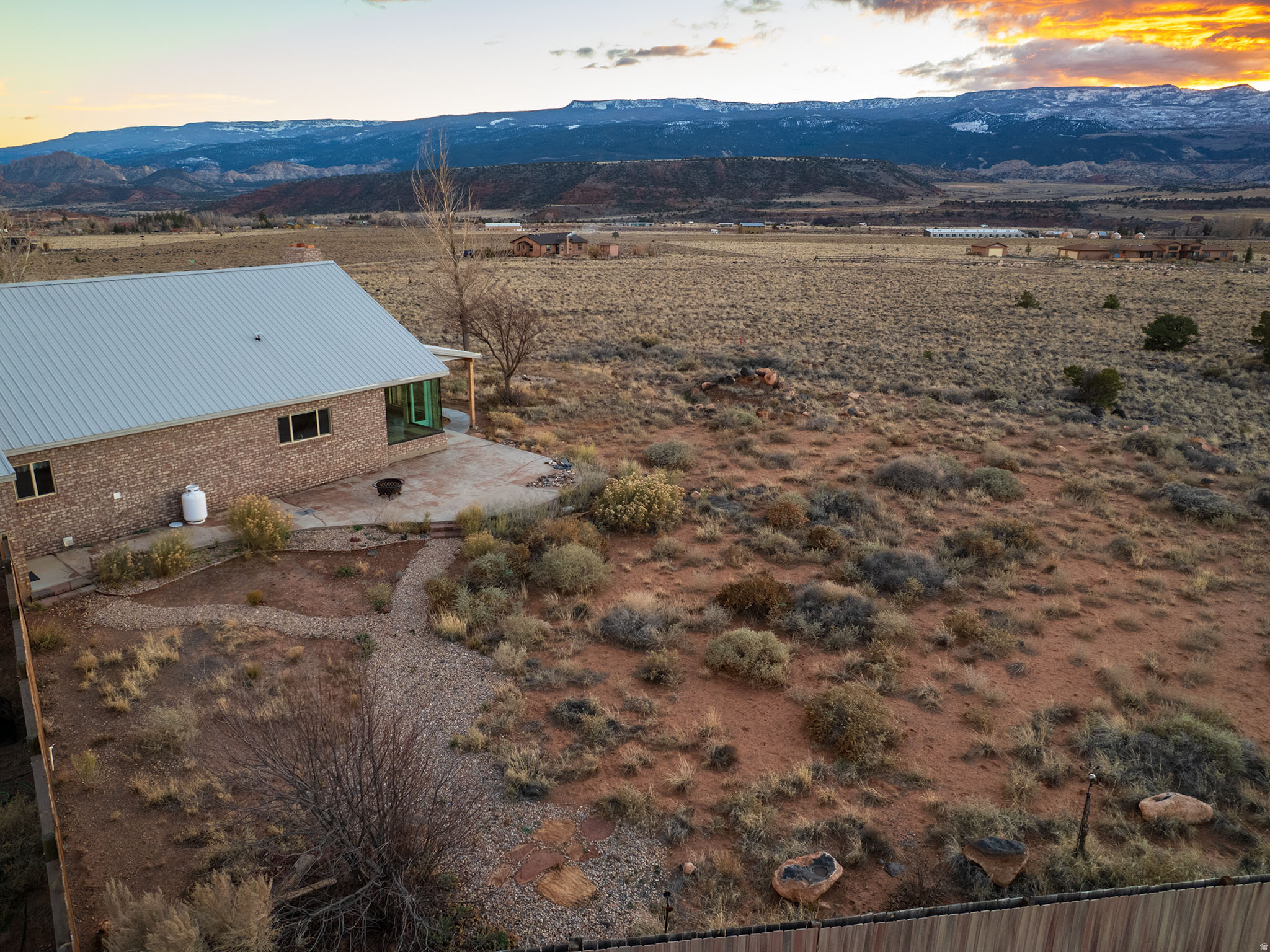 main property photo 7