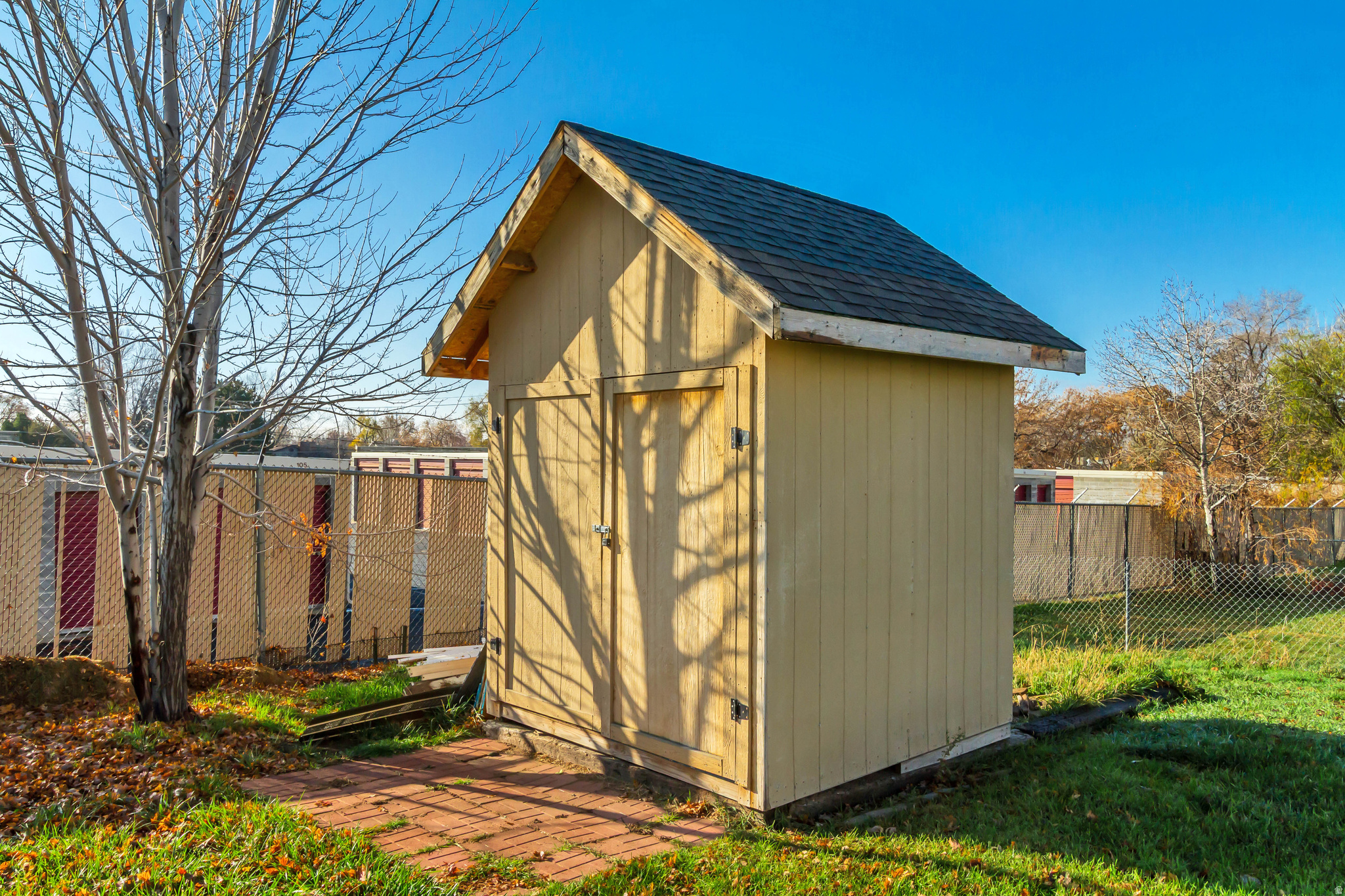 main property photo 18