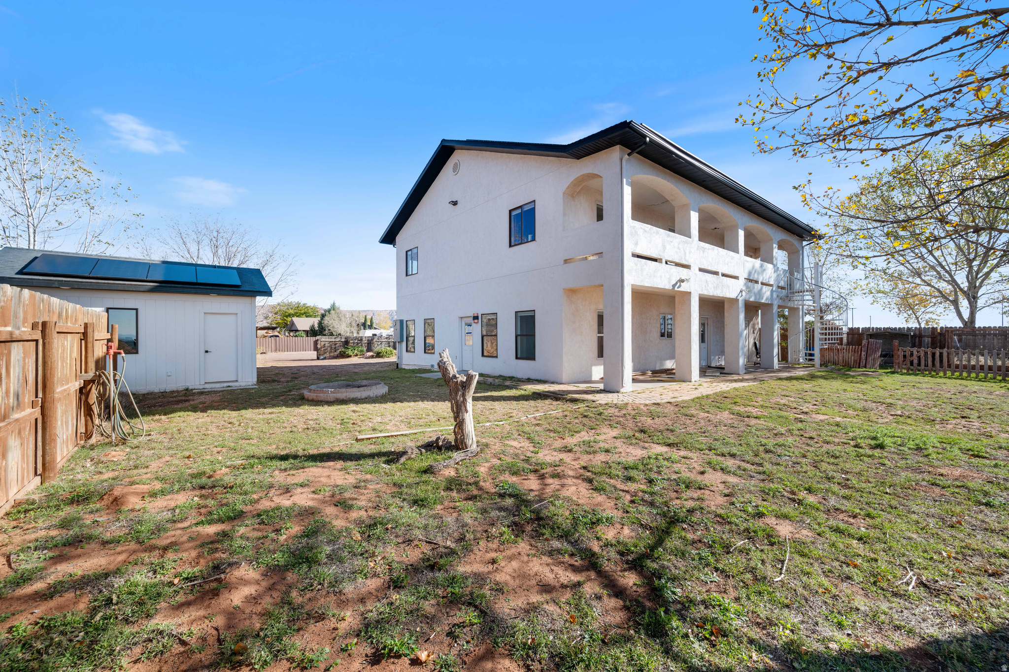main property photo 28