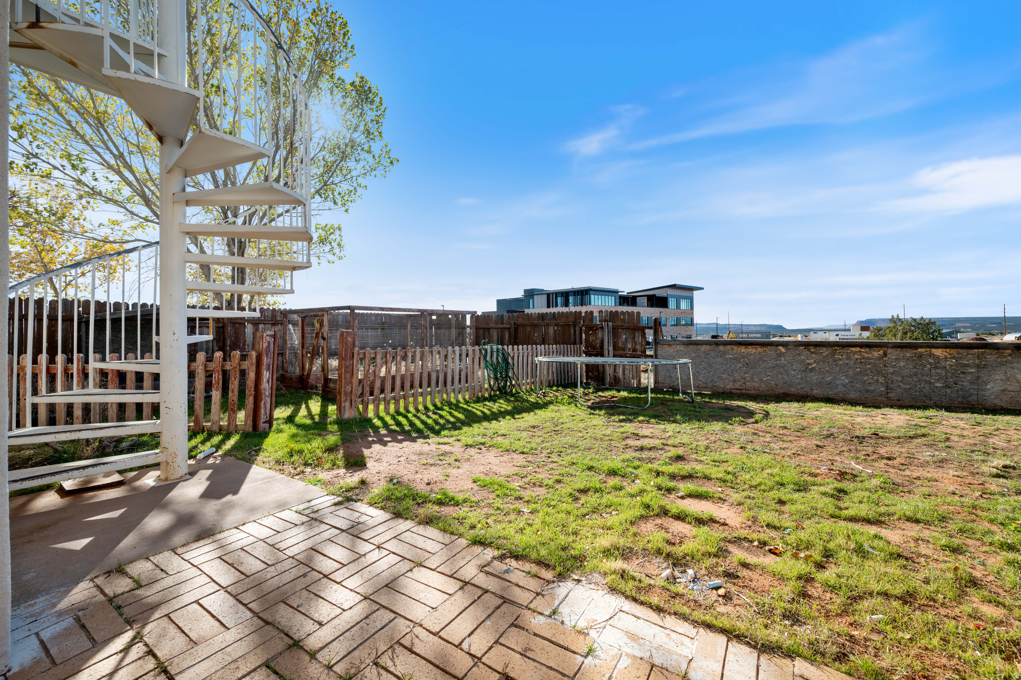 main property photo 38