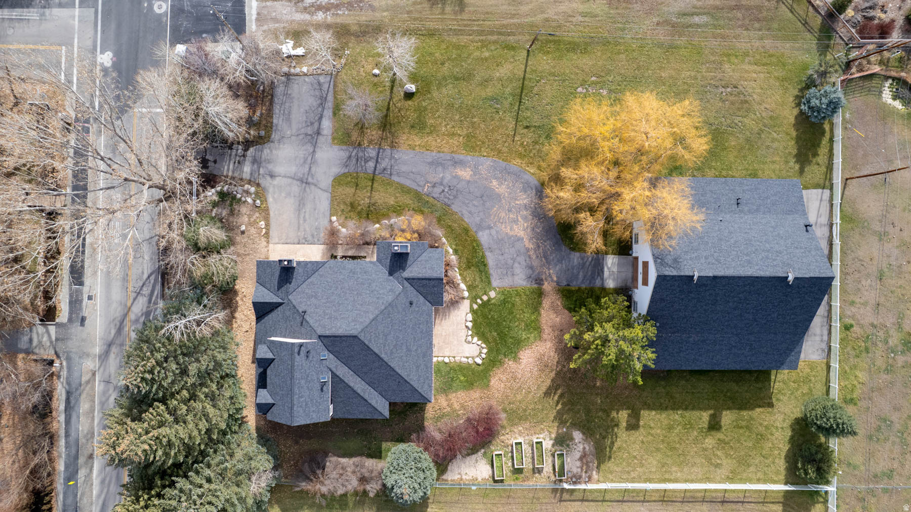main property photo 43