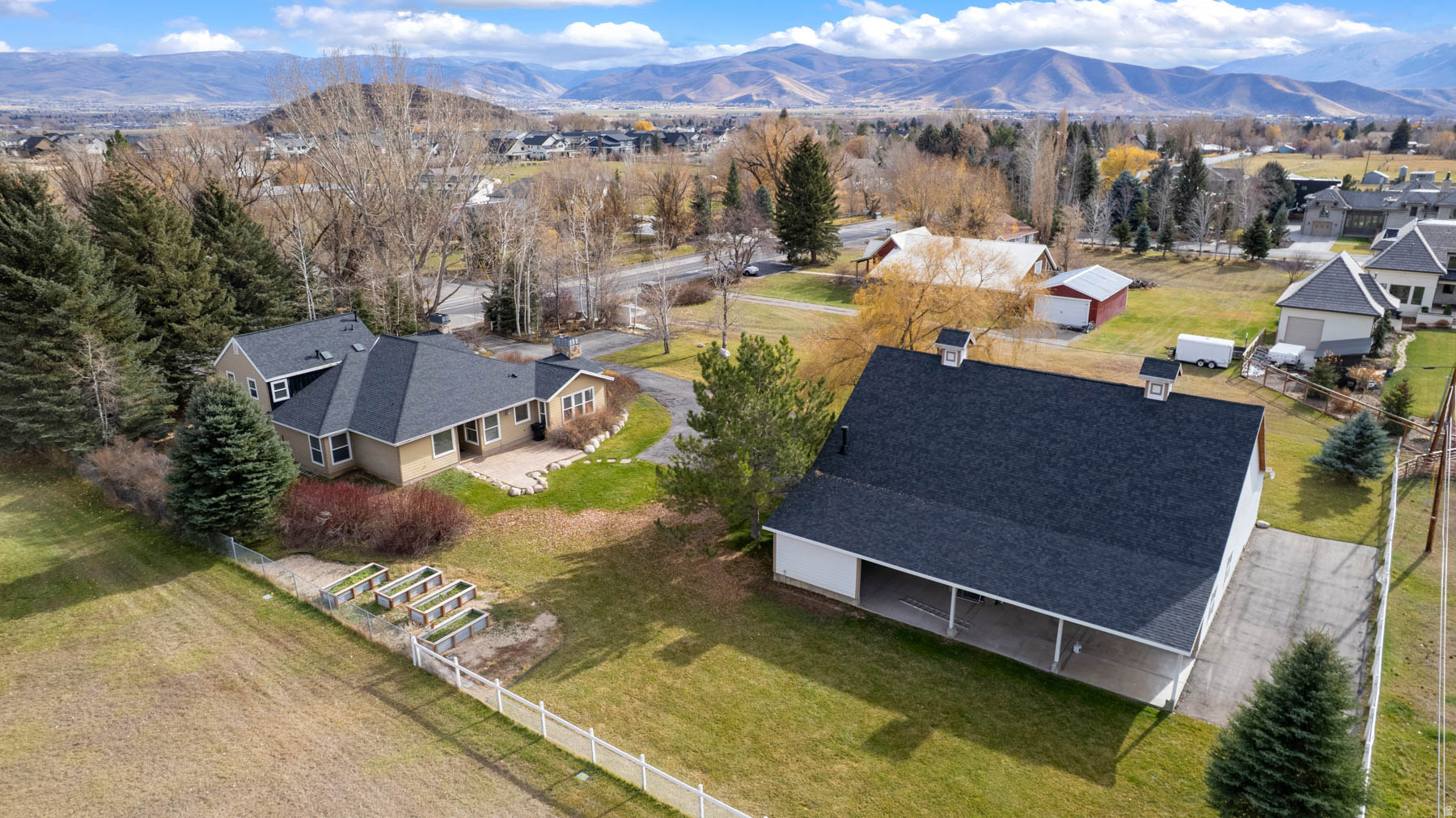 main property photo 44