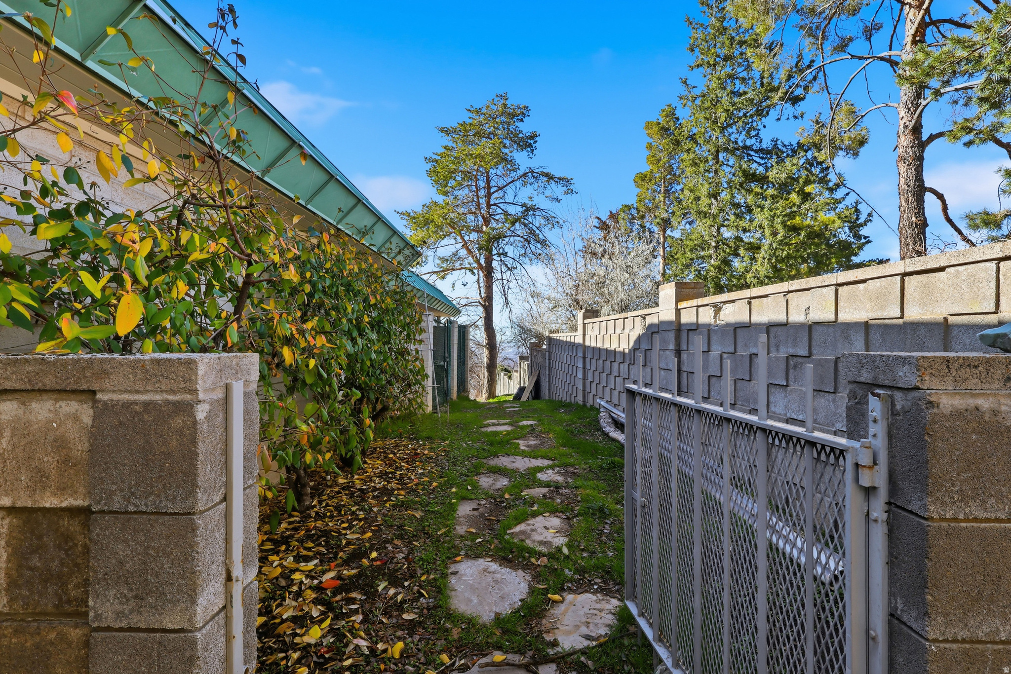 main property photo 44