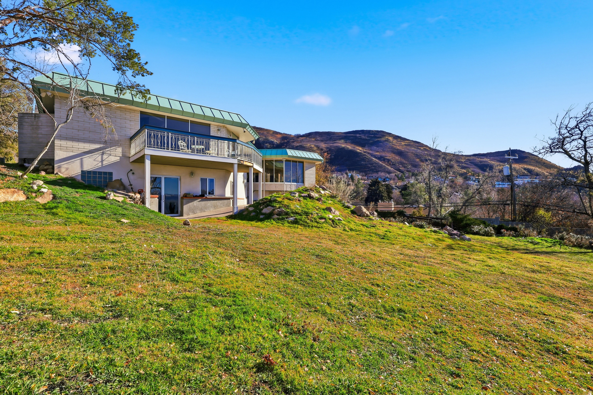 main property photo 45