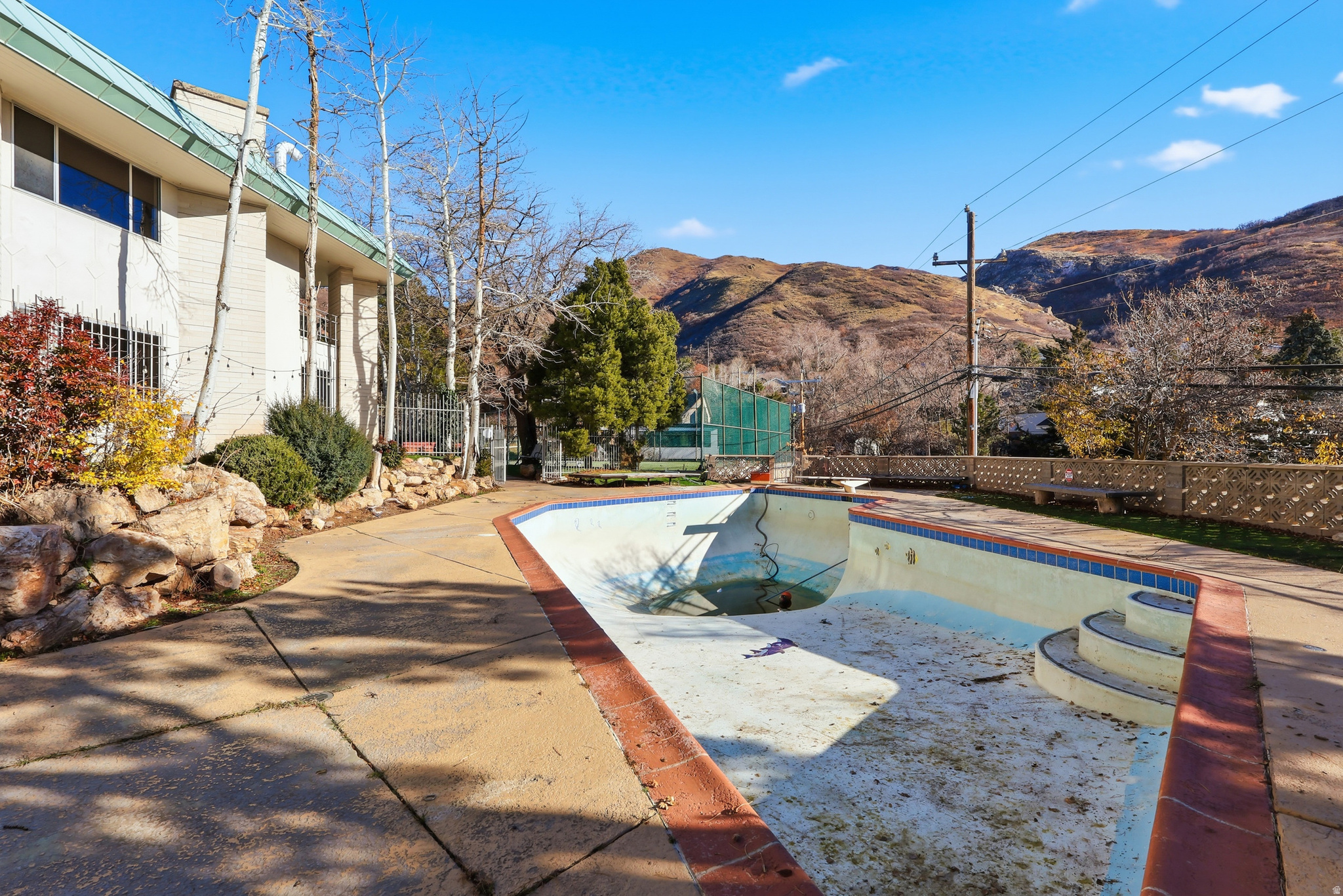 main property photo 50