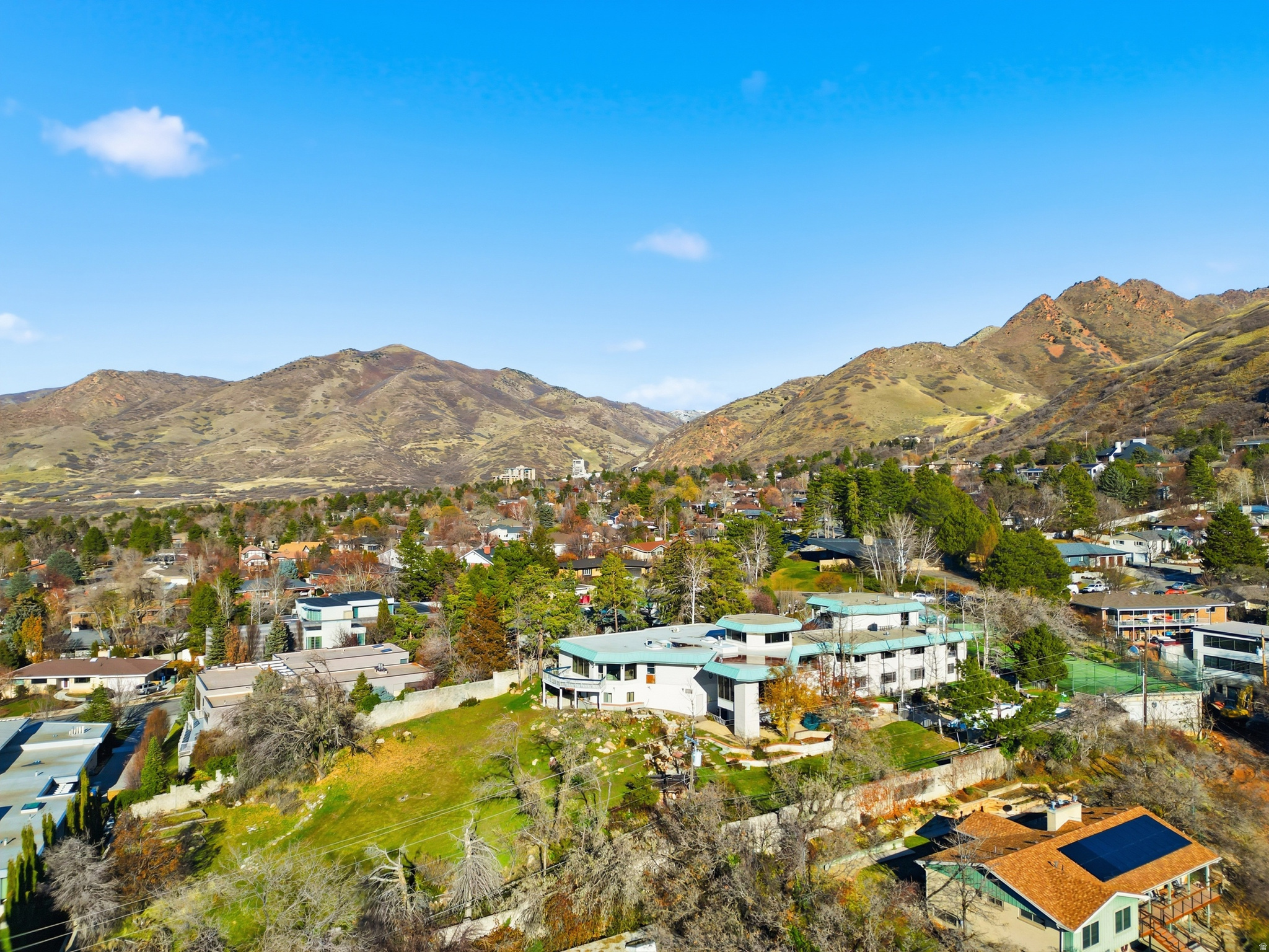 main property photo 6