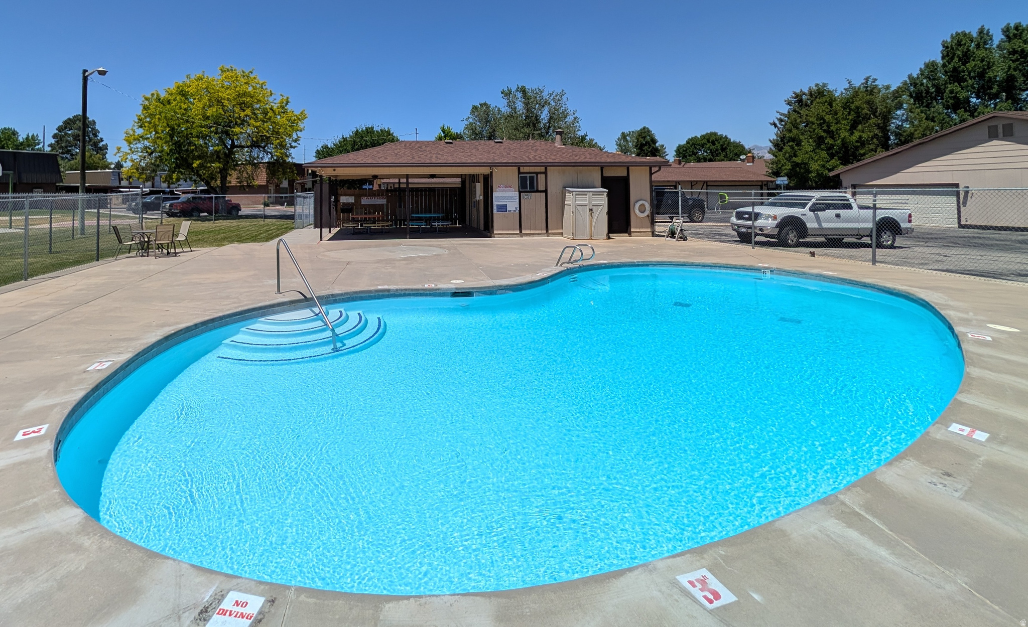 main property photo 7