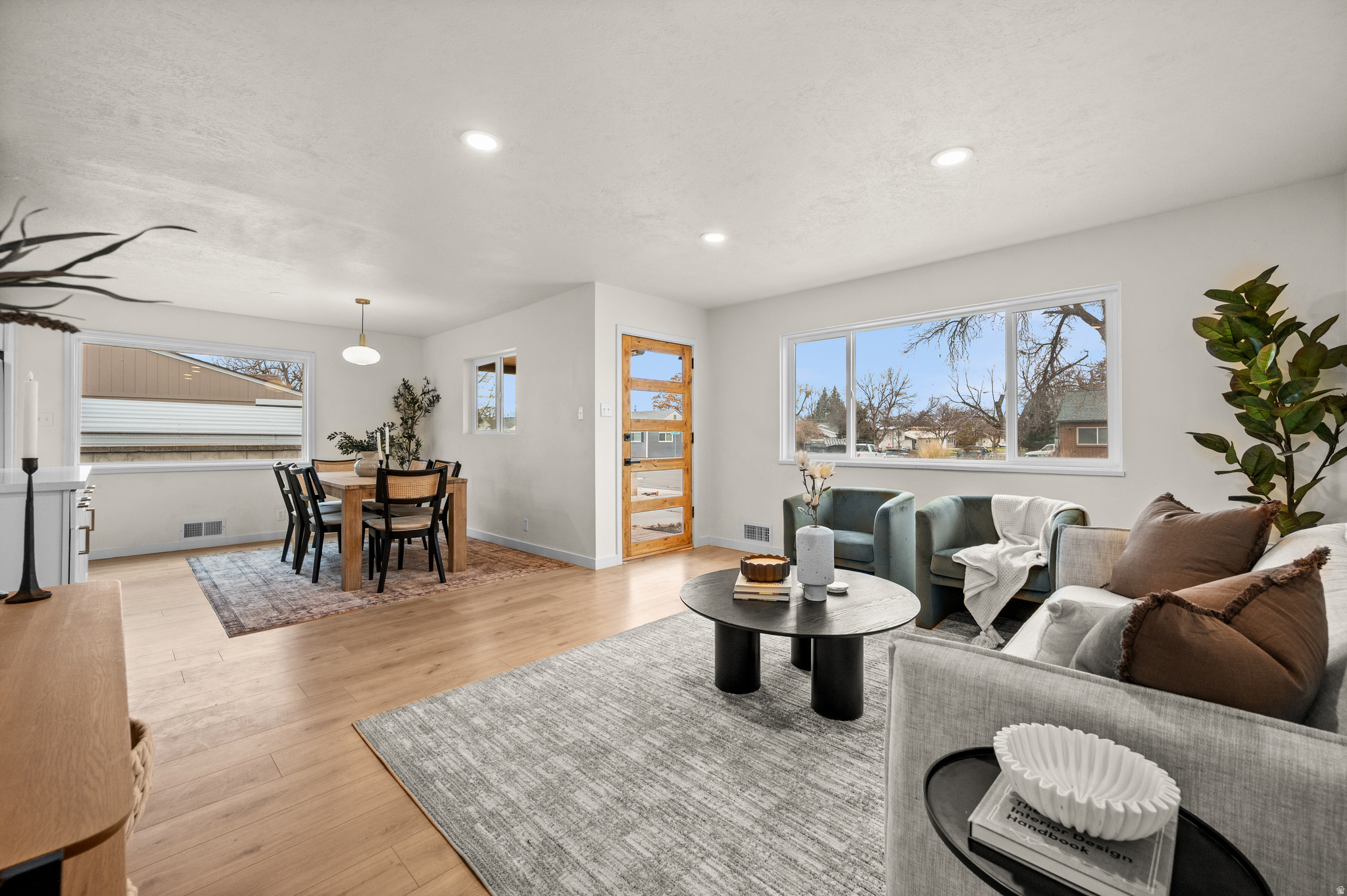 property viewer photo 4