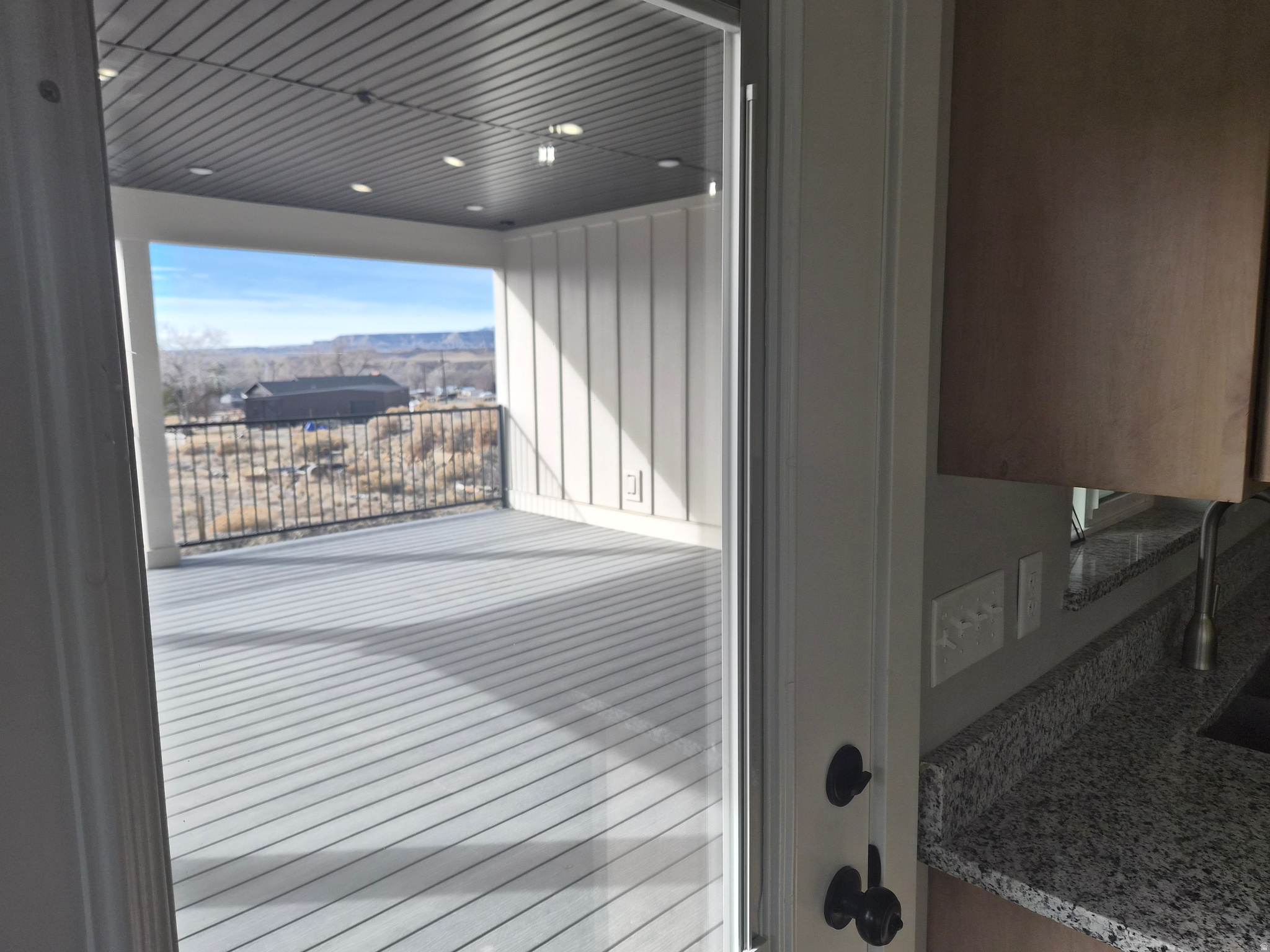 main property photo 40