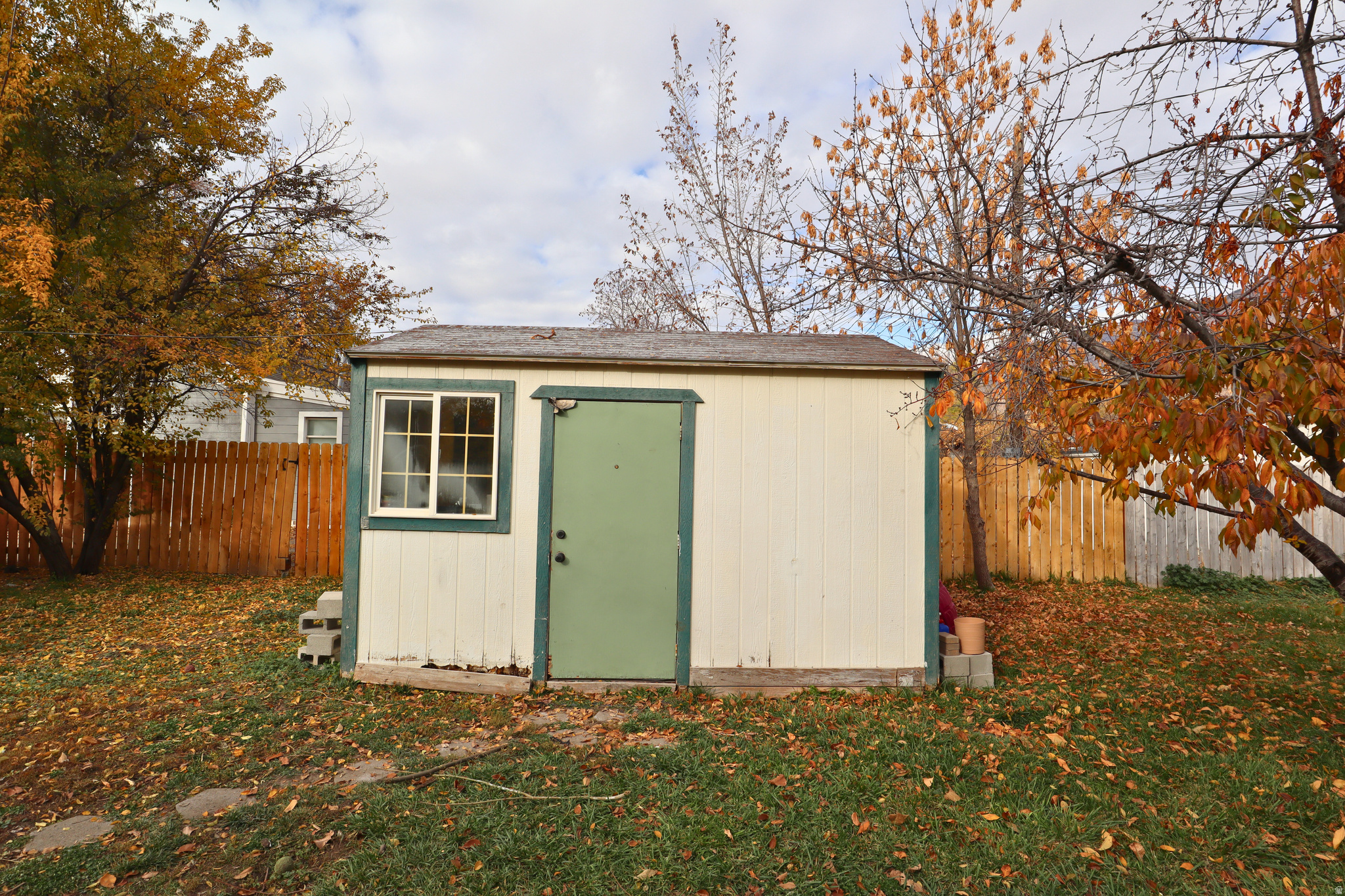 main property photo 37