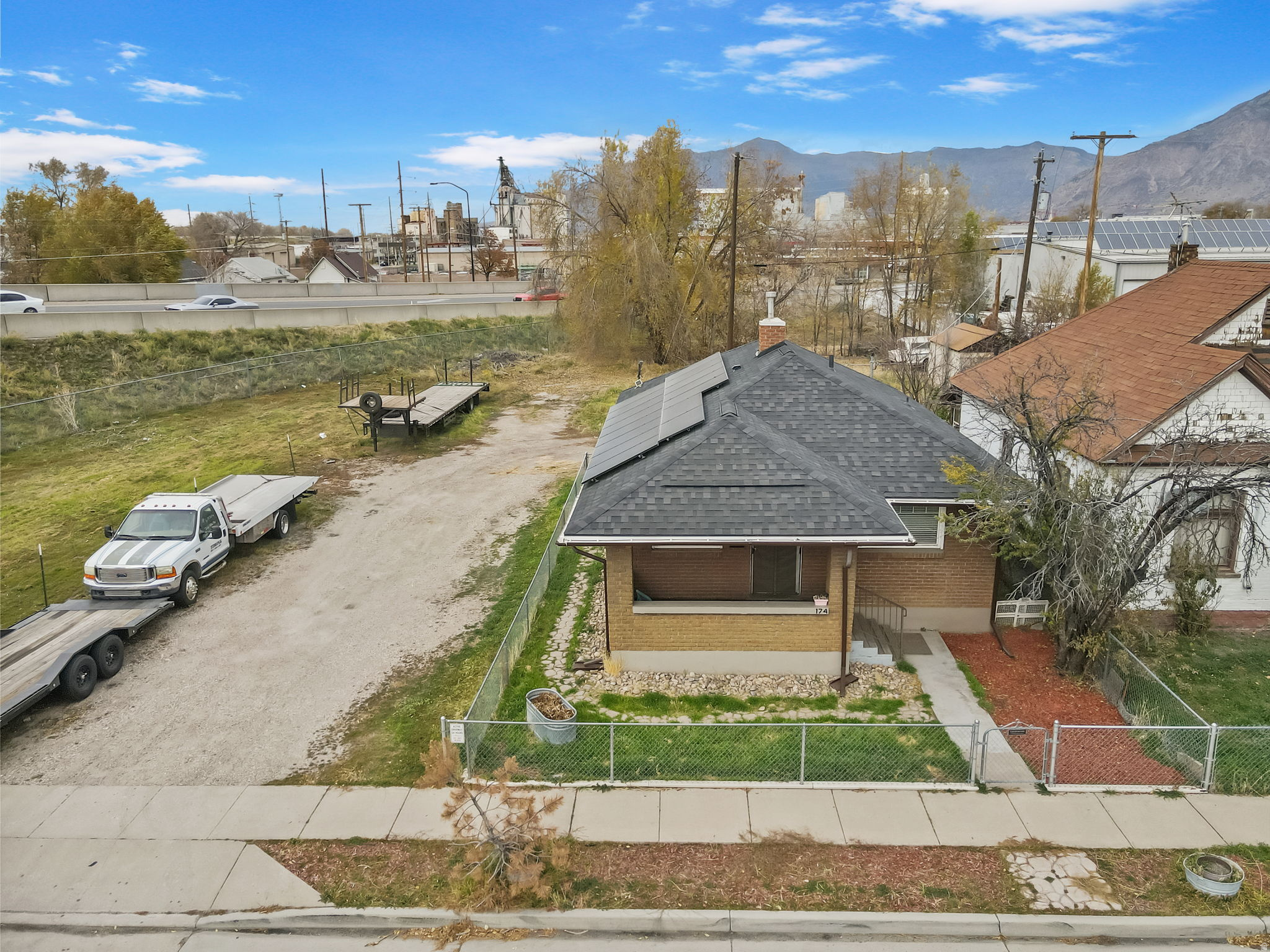 main property photo 22