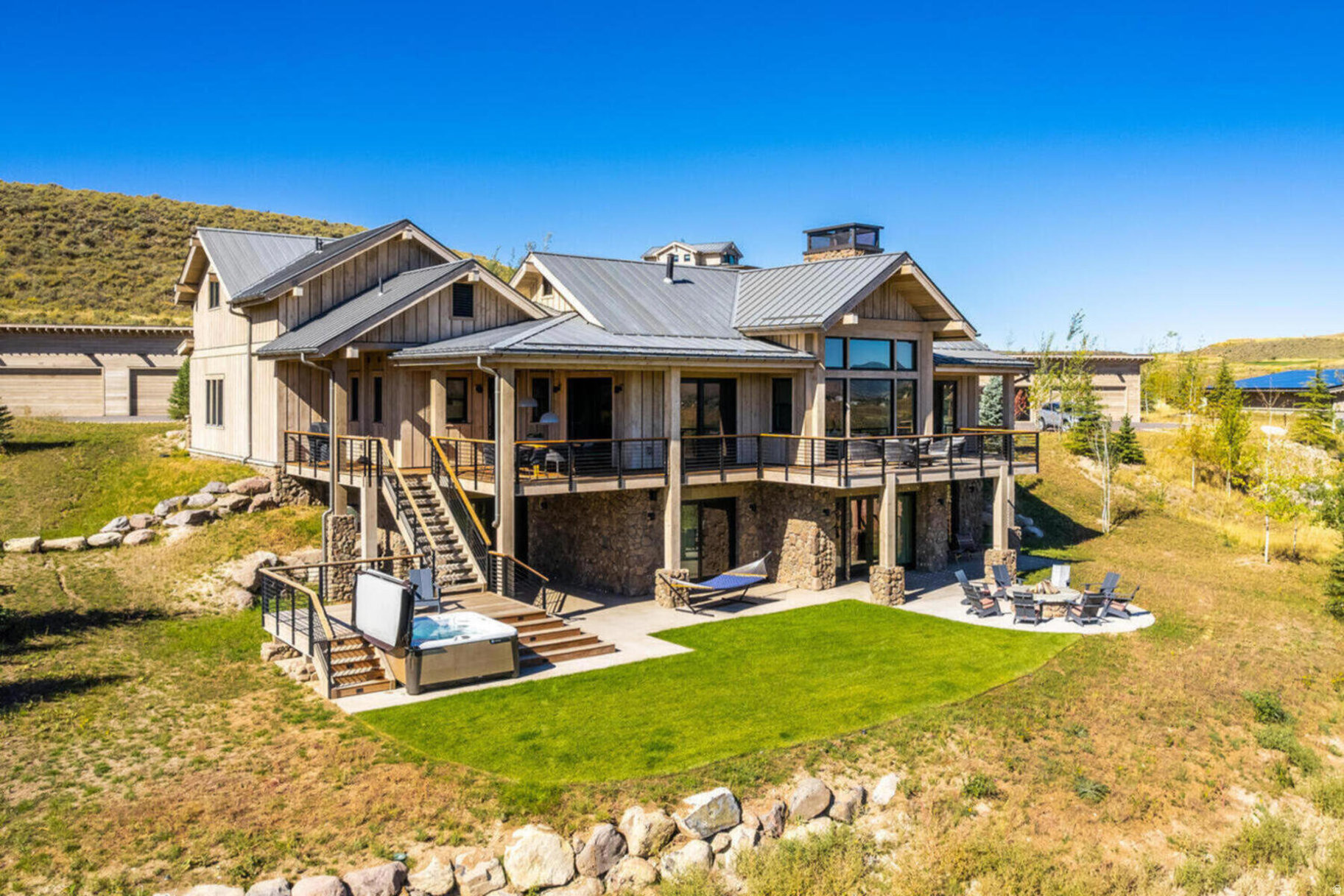 main property photo 19