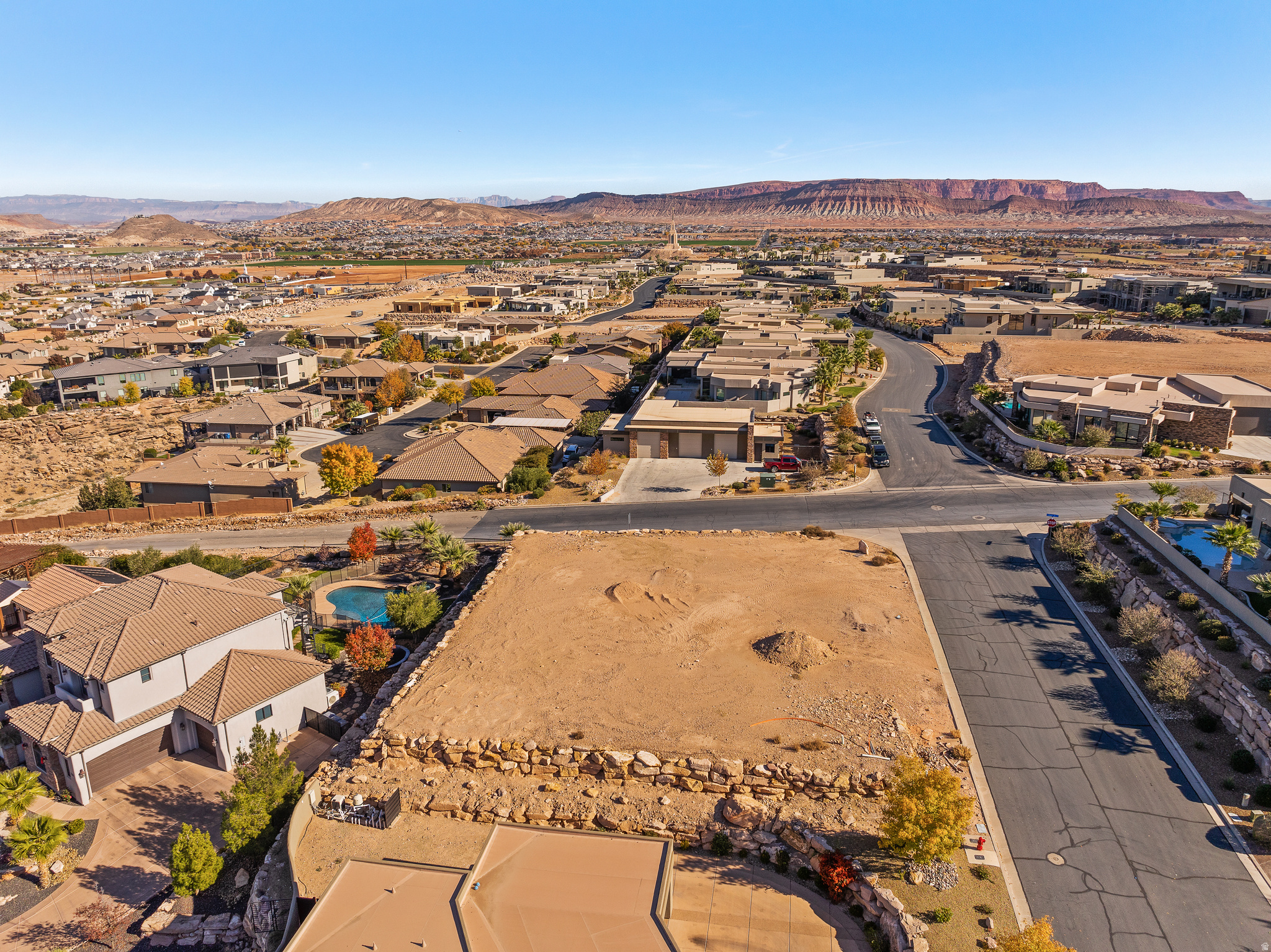 main property photo 11
