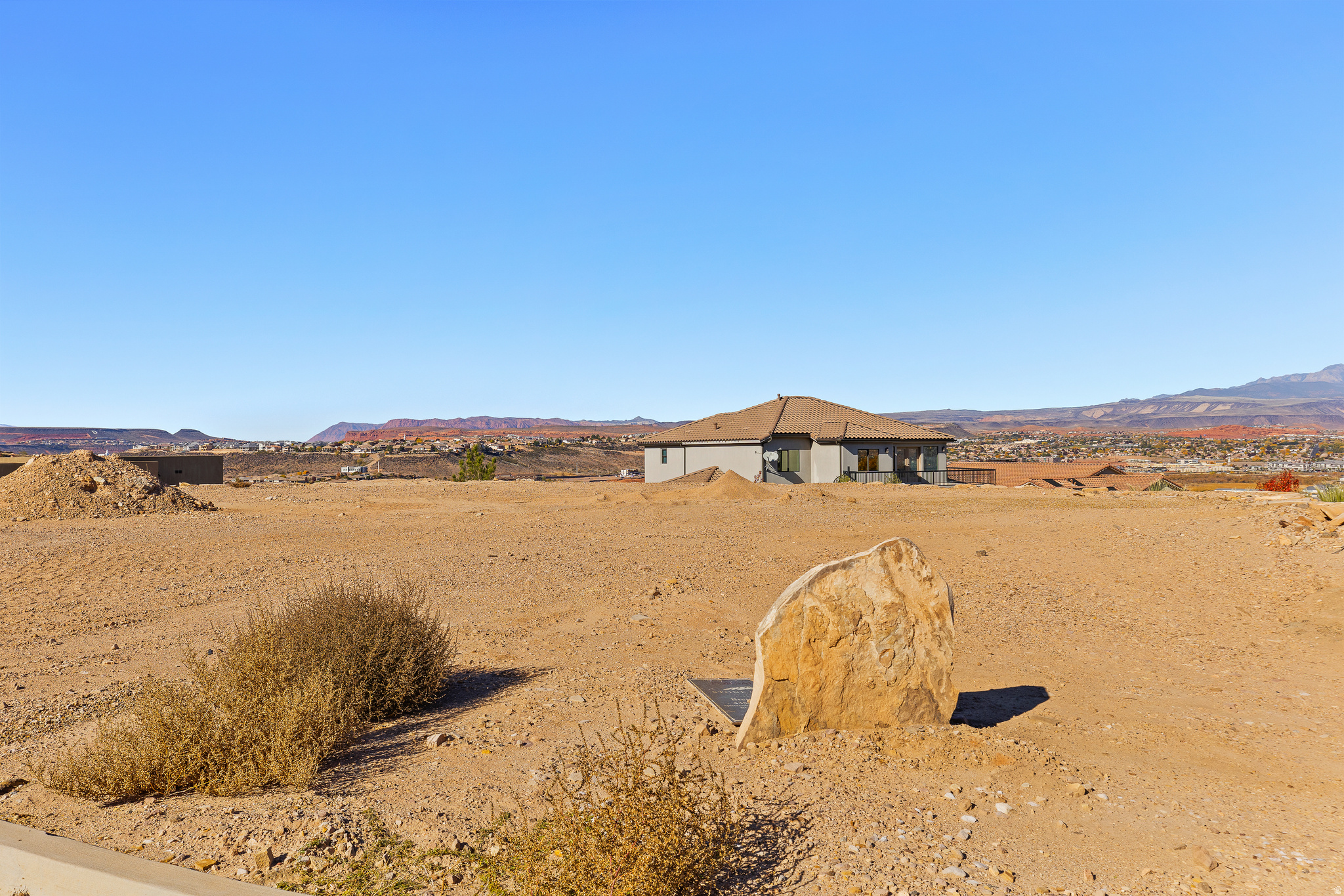 main property photo 14